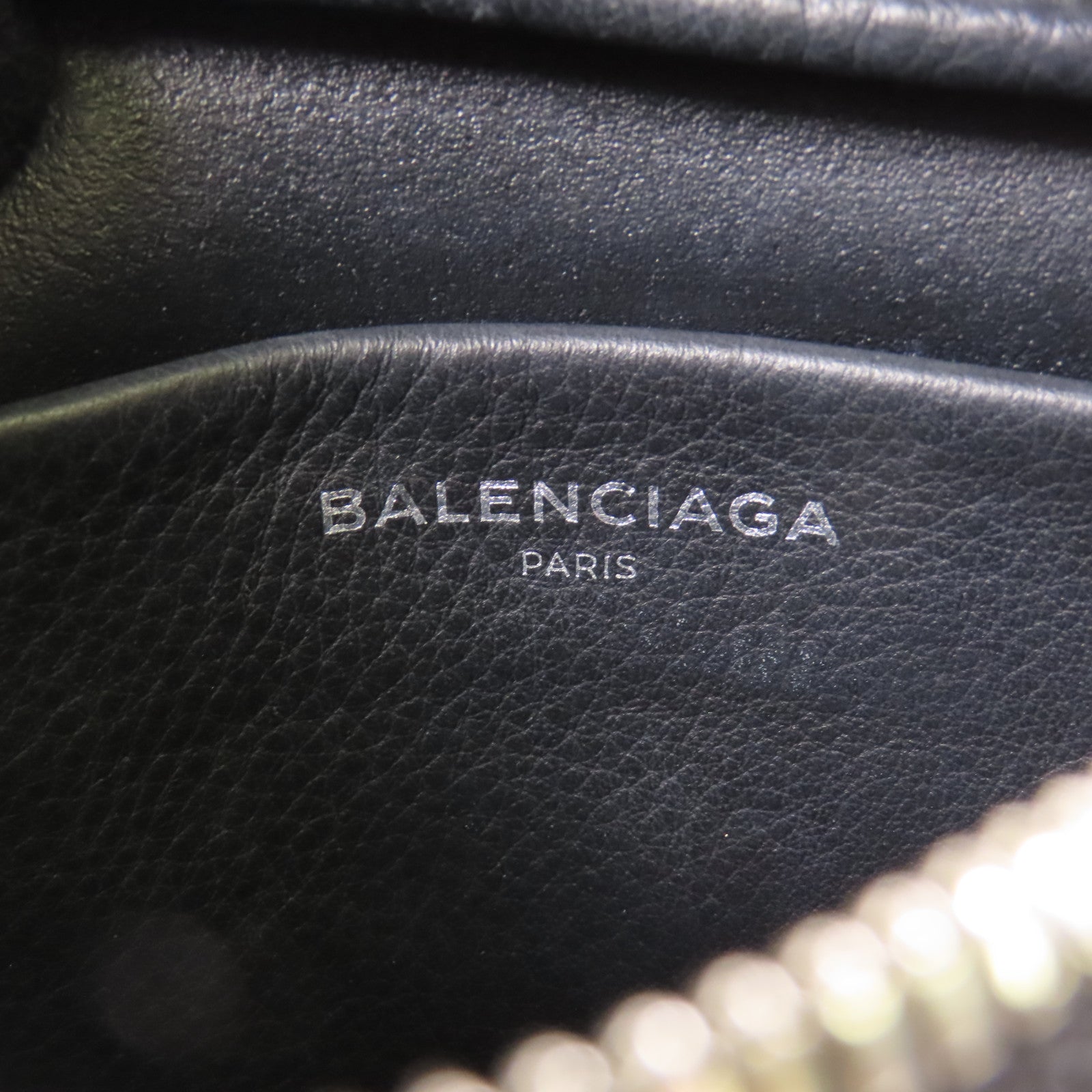 BALENCIAGA 牛皮皮革Camera Bag銀扣肩背袋