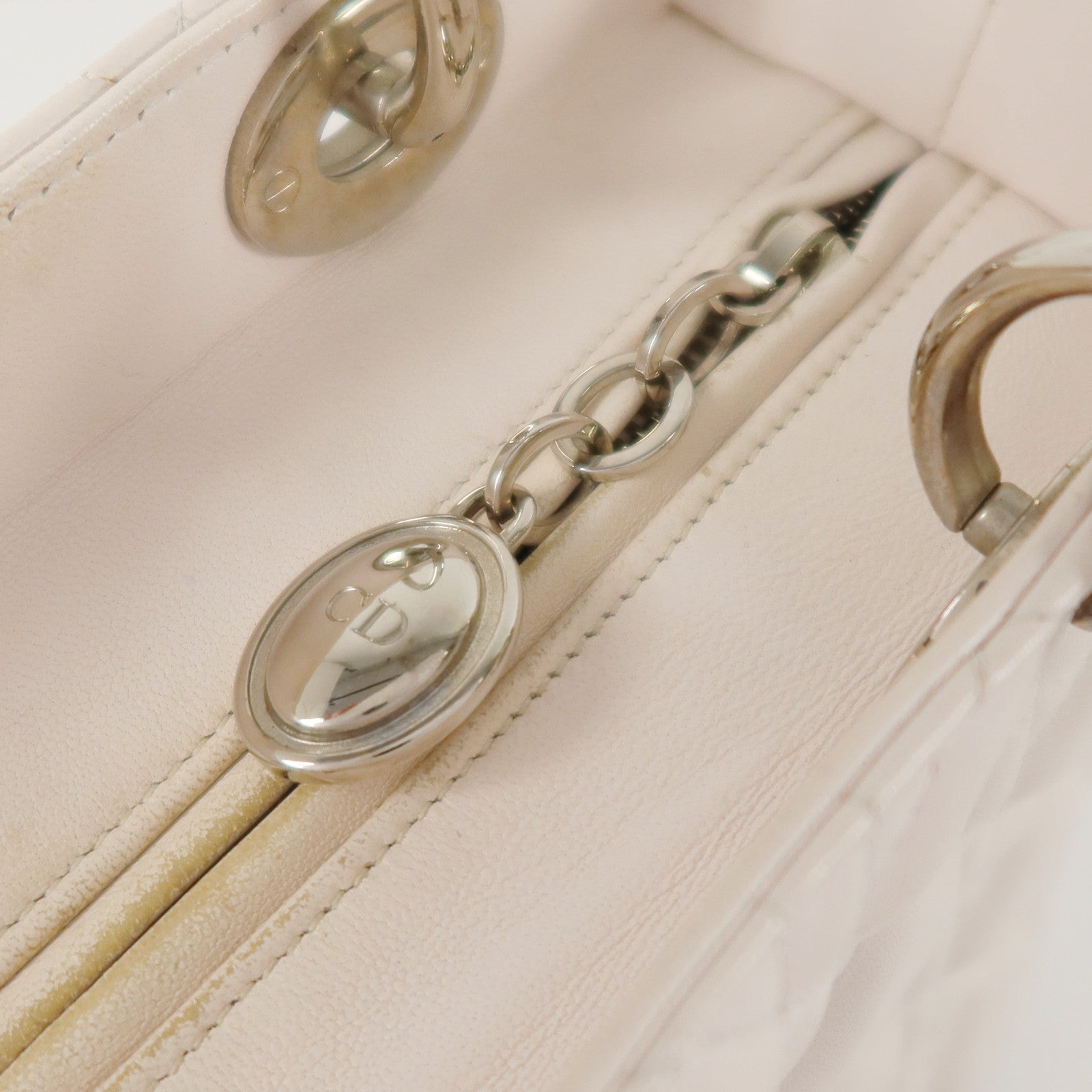 Dior 羊皮皮革Lady Dior Medium銀扣手挽袋