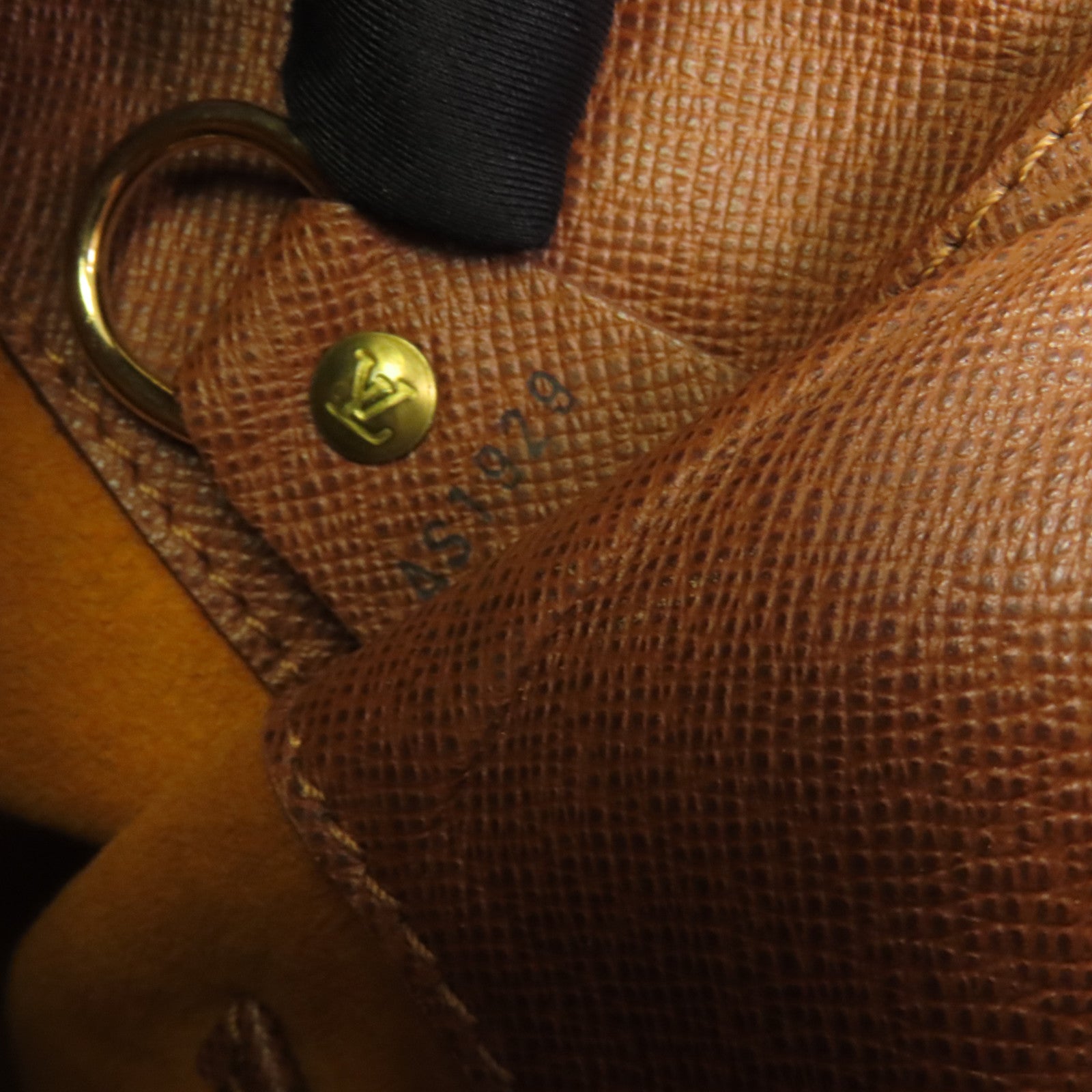 LOUIS VUITTON Monogram Musette金扣肩背袋