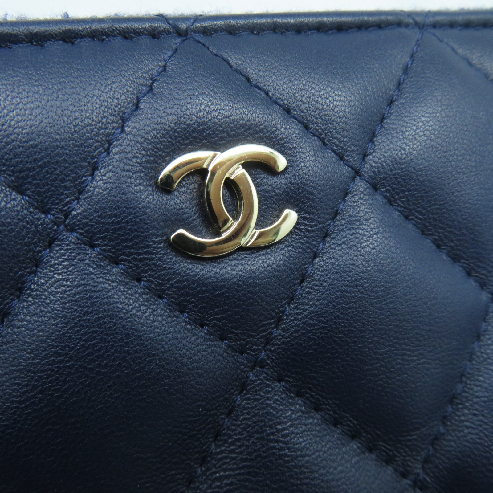 CHANEL 【清倉大減價】菱格羊皮皮革Pouch金扣手拿包深藍色