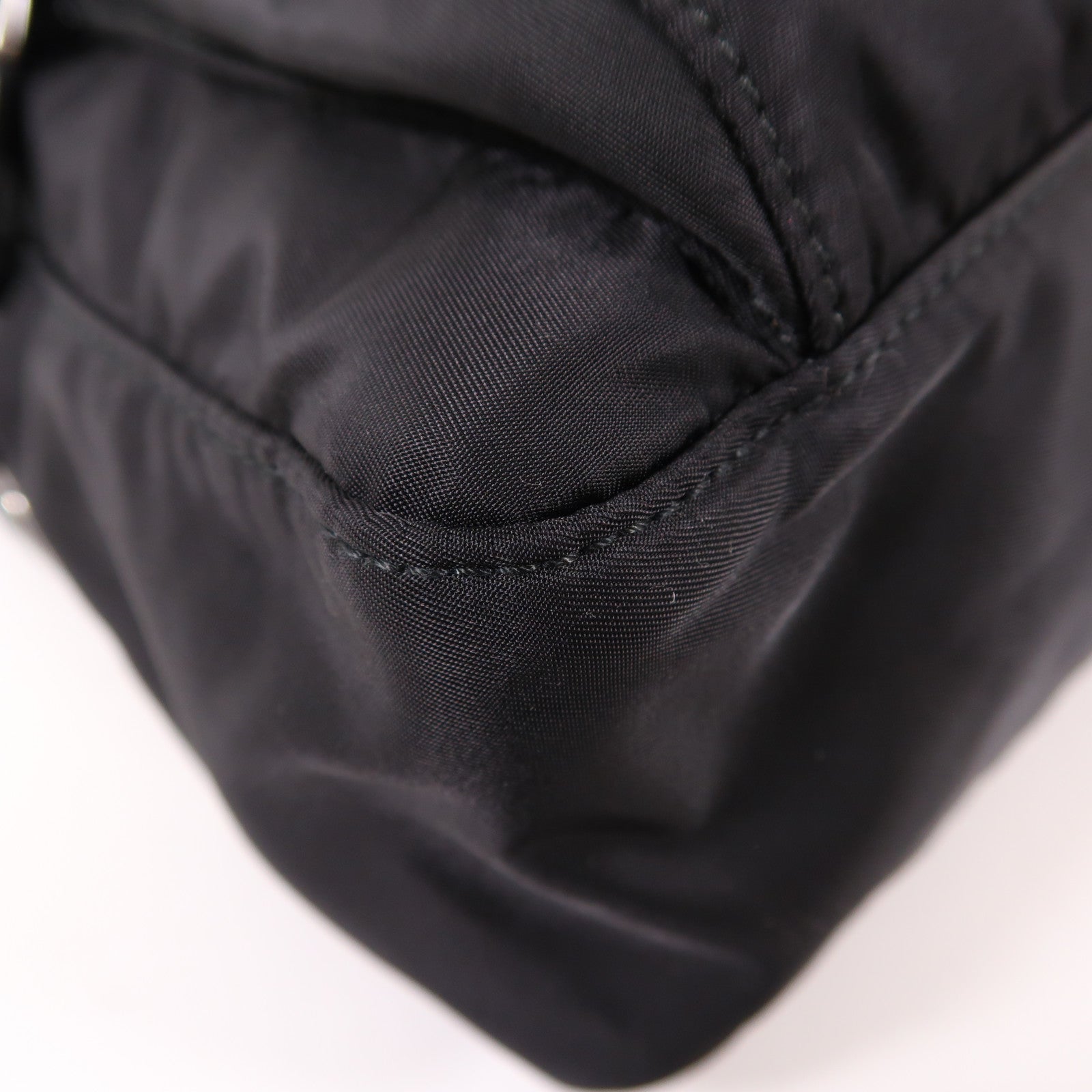 PRADA 尼龍Shoulder Bag銀扣肩背袋