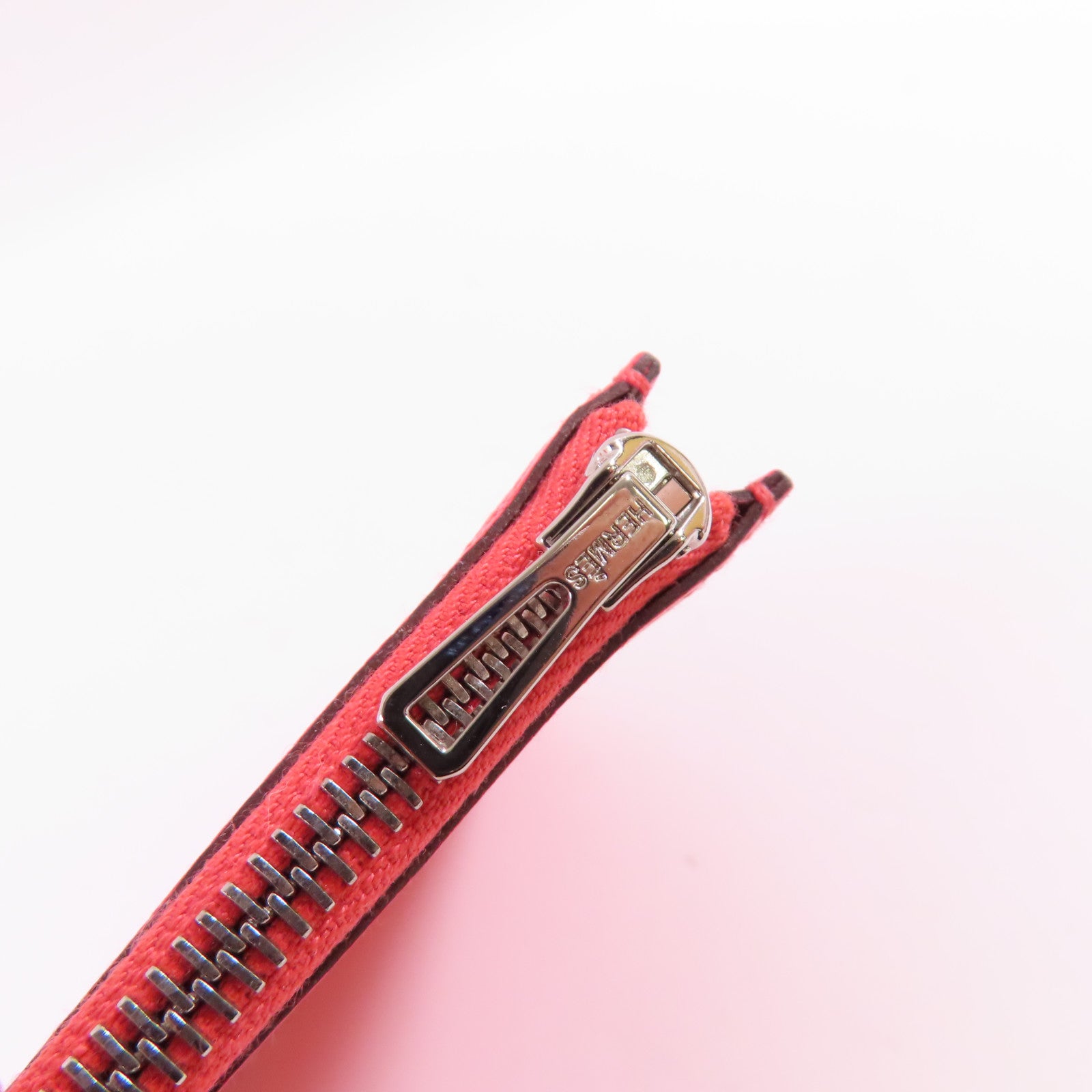 HERMES 【激減優惠】Chevre皮革Roulis Slim Wallet銀扣腰帶短錢包