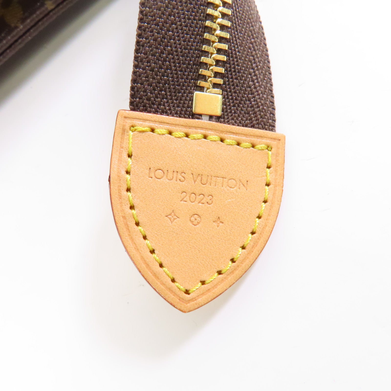 LOUIS VUITTON Monogram Pouch金扣手拿包啡色