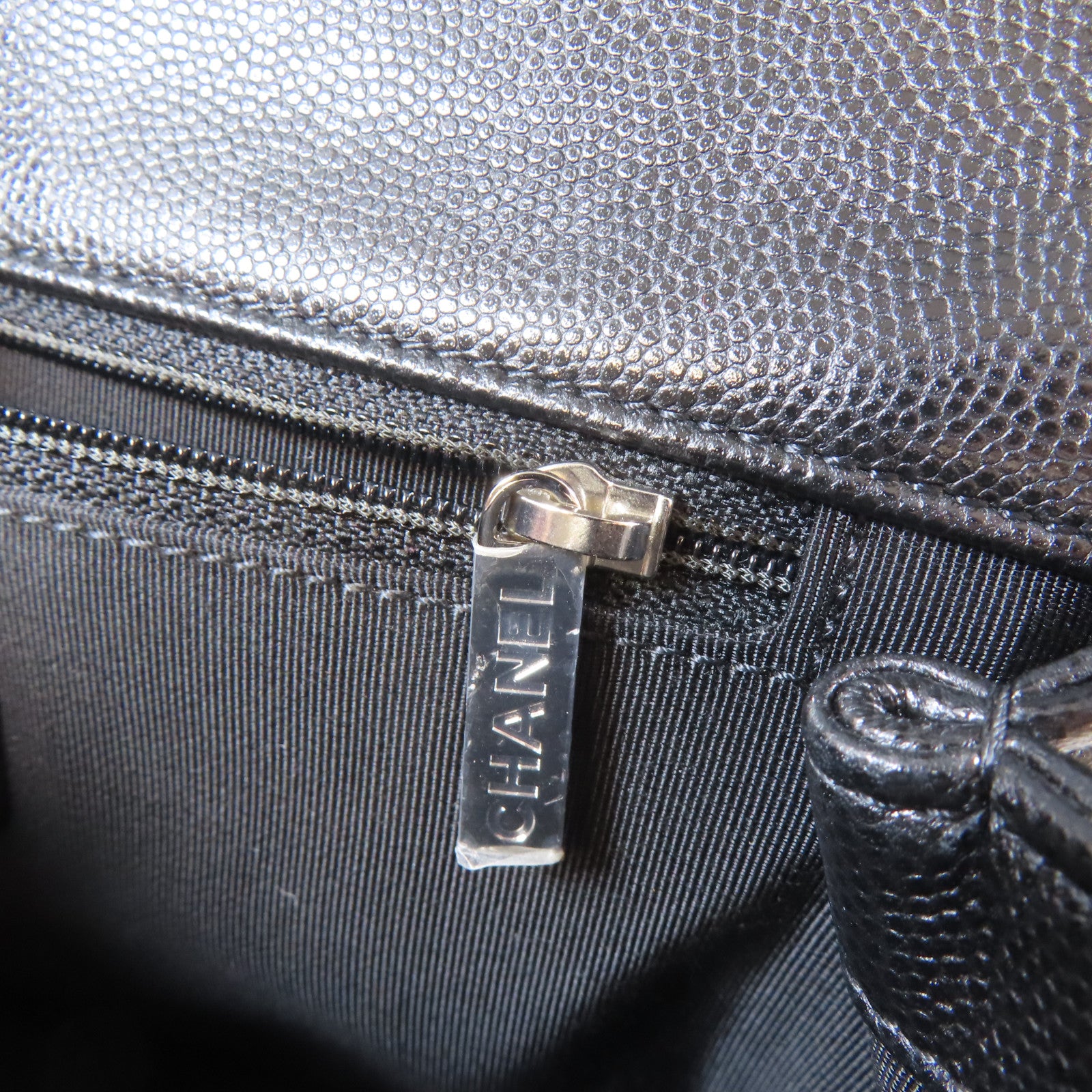 CHANEL 菱格Caviar皮革Chain Shoulder Bag銀扣鏈帶肩背袋黑色