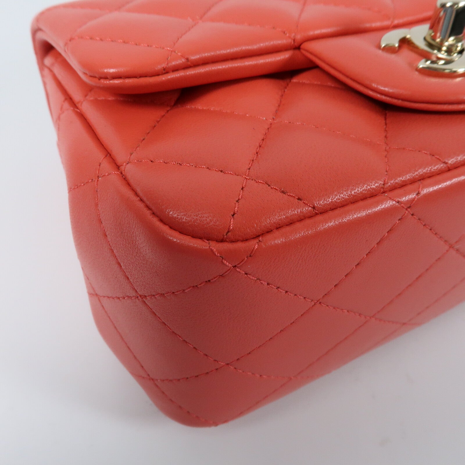 CHANEL 羊皮皮革Mini Classic 17金扣鏈帶肩背袋