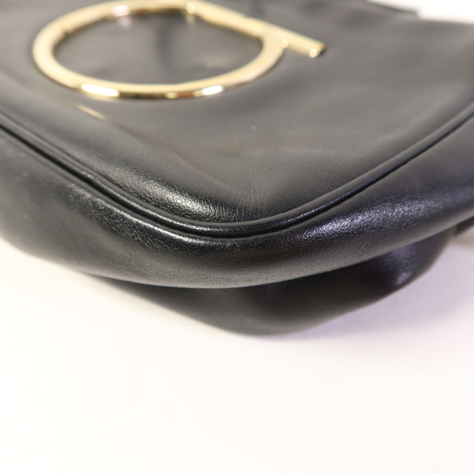 Salvatore Ferragamo 【激減優惠】牛皮皮革Gancini Camera Bag金扣肩背袋