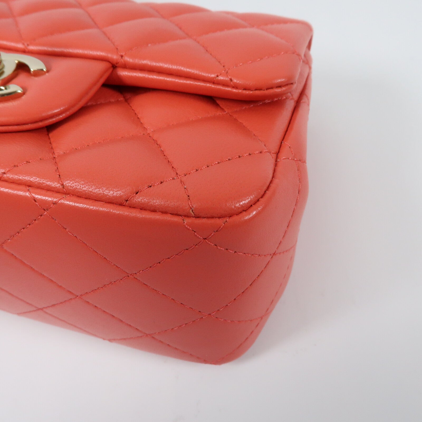 CHANEL 羊皮皮革Mini Classic 17金扣鏈帶肩背袋
