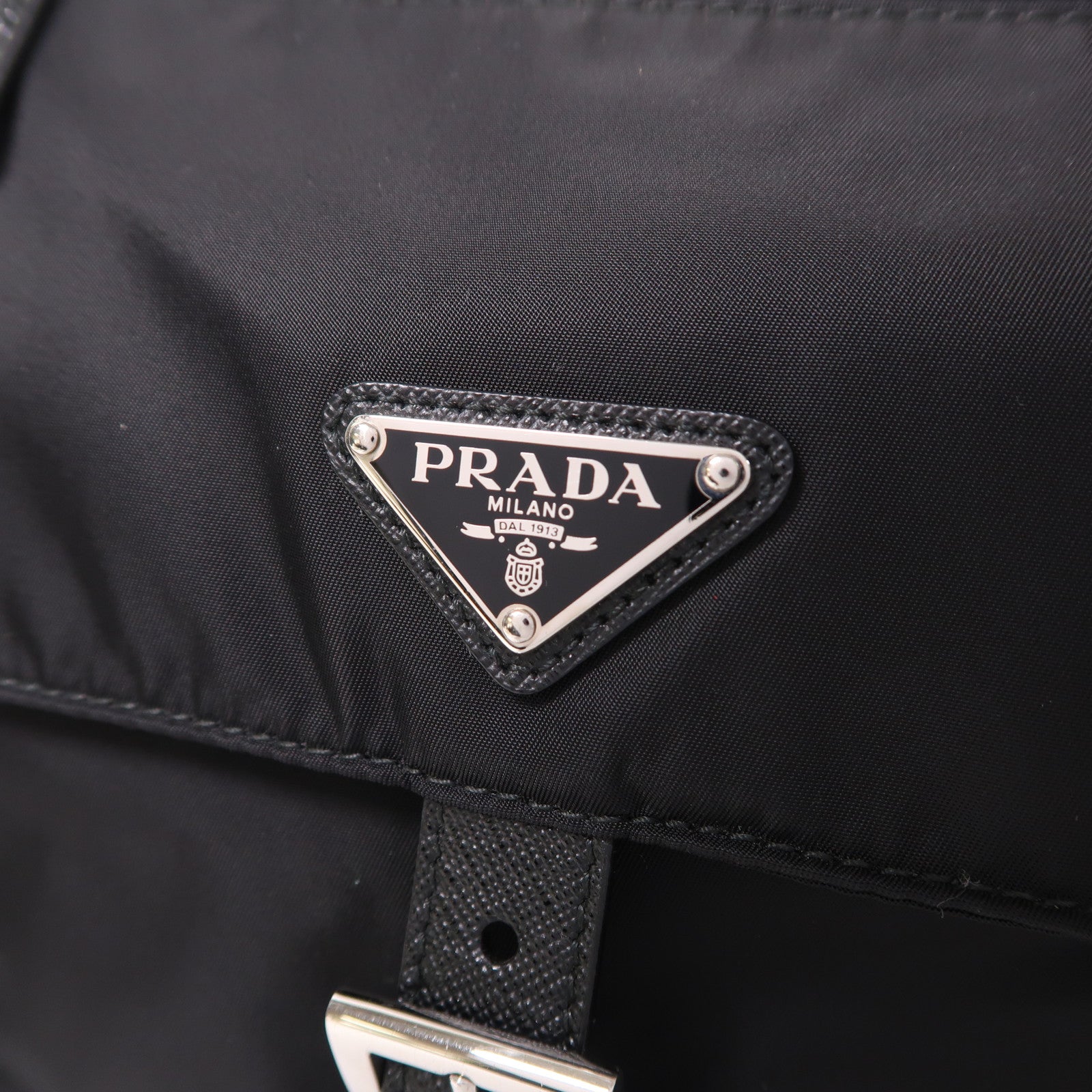 PRADA 尼龍Shoulder Bag銀扣肩背袋