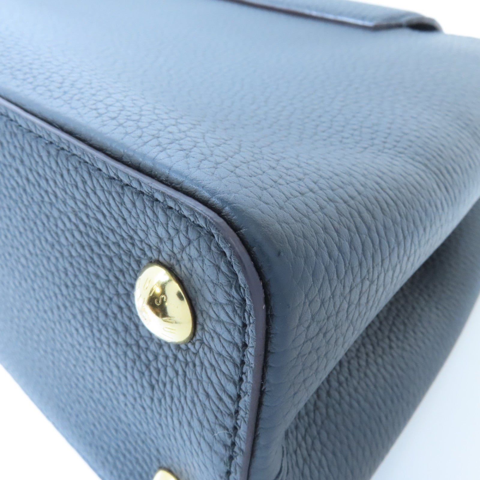 LOUIS VUITTON 牛皮皮革Capucines MM金扣手挽肩背兩用袋黑色