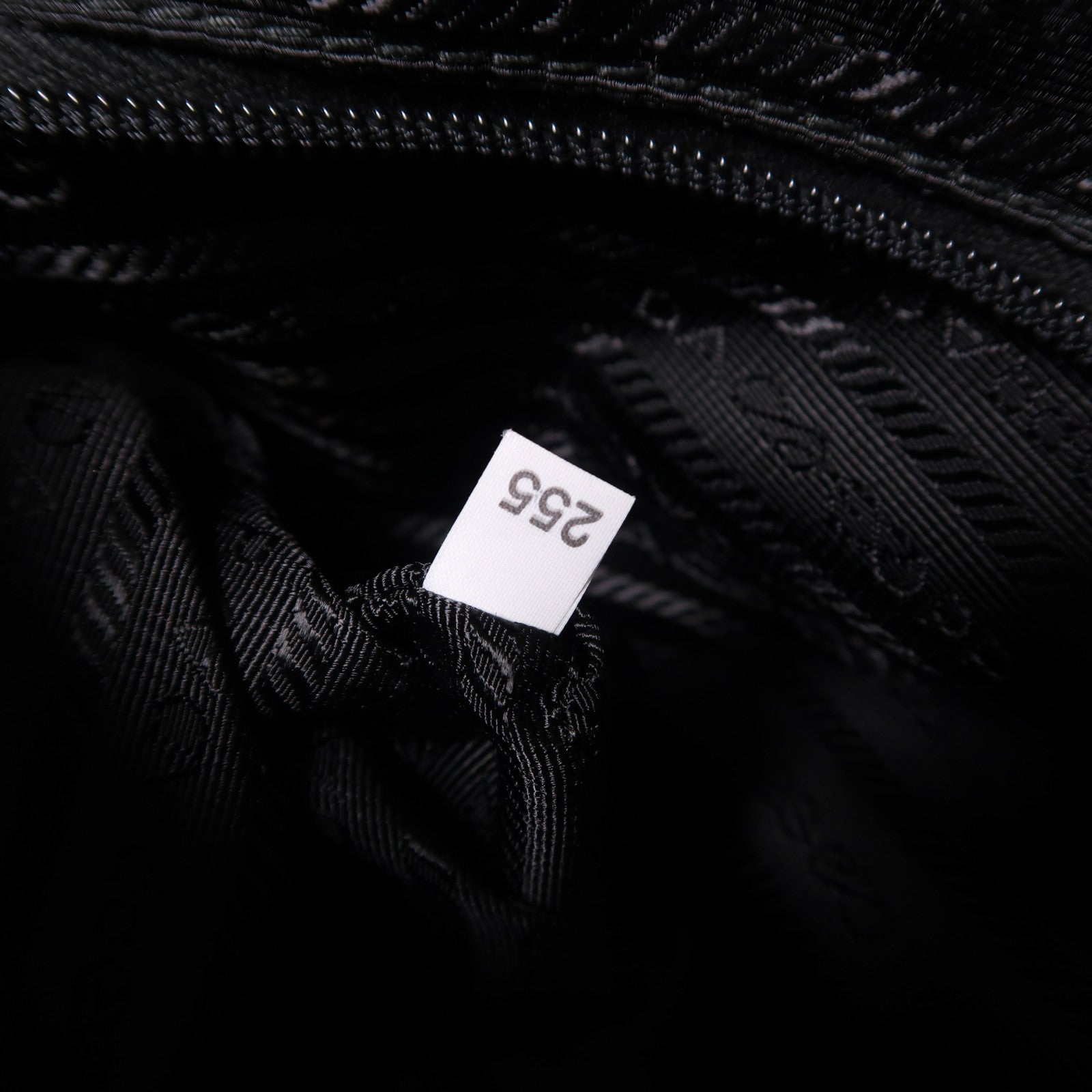 PRADA 尼龍Shoulder Bag銀扣肩背袋