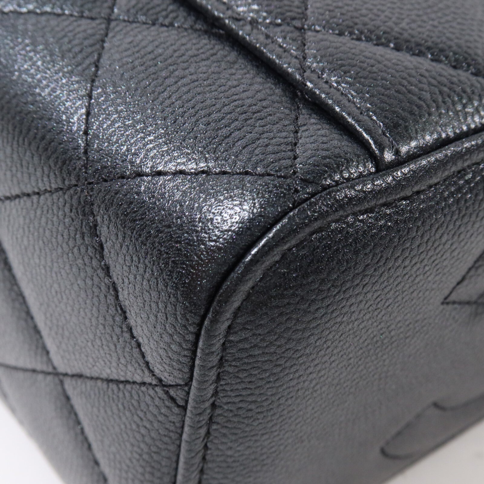 CHANEL 牛皮皮革Vanity Case鏈帶肩背袋