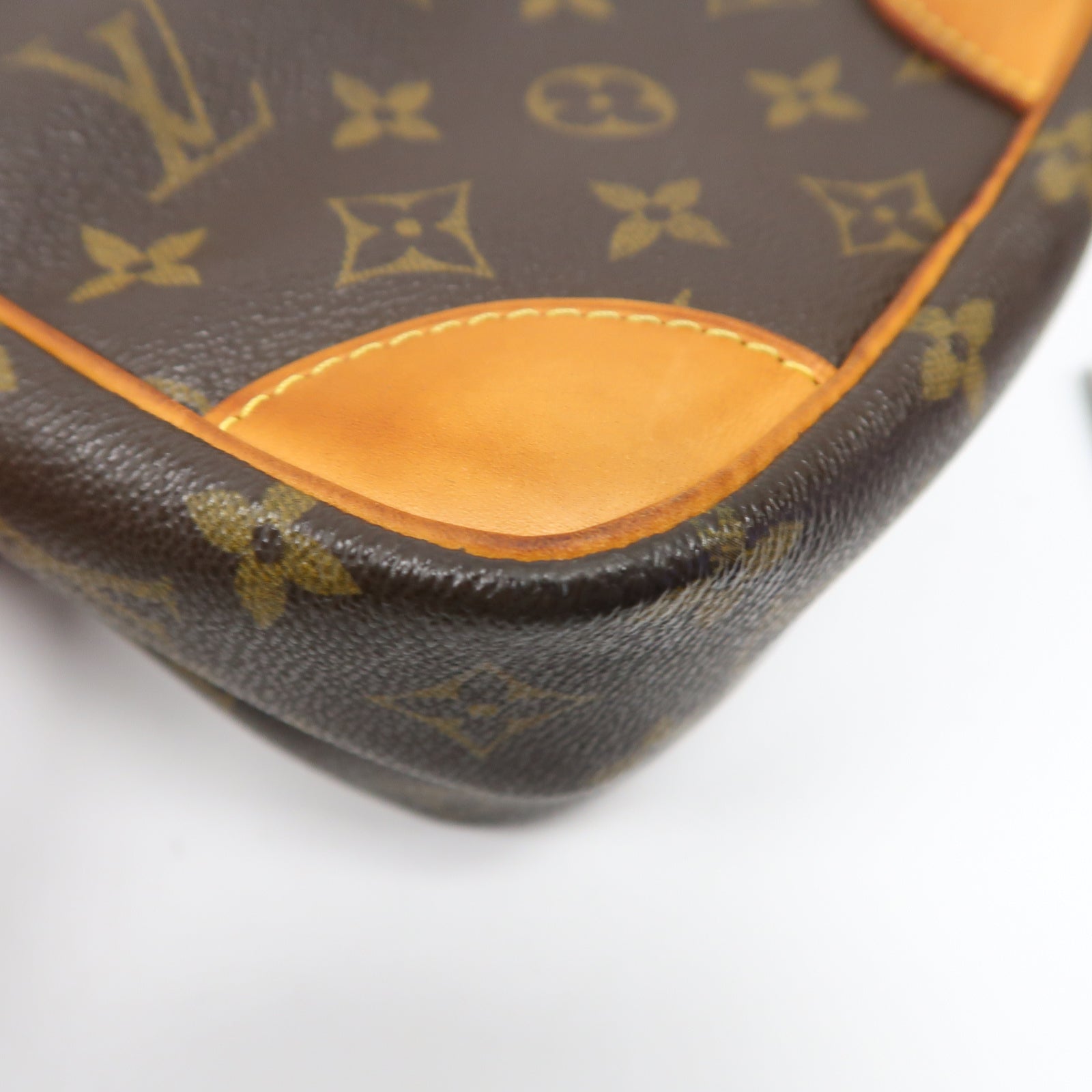 LOUIS VUITTON Monogram Amazon金扣肩背袋啡色