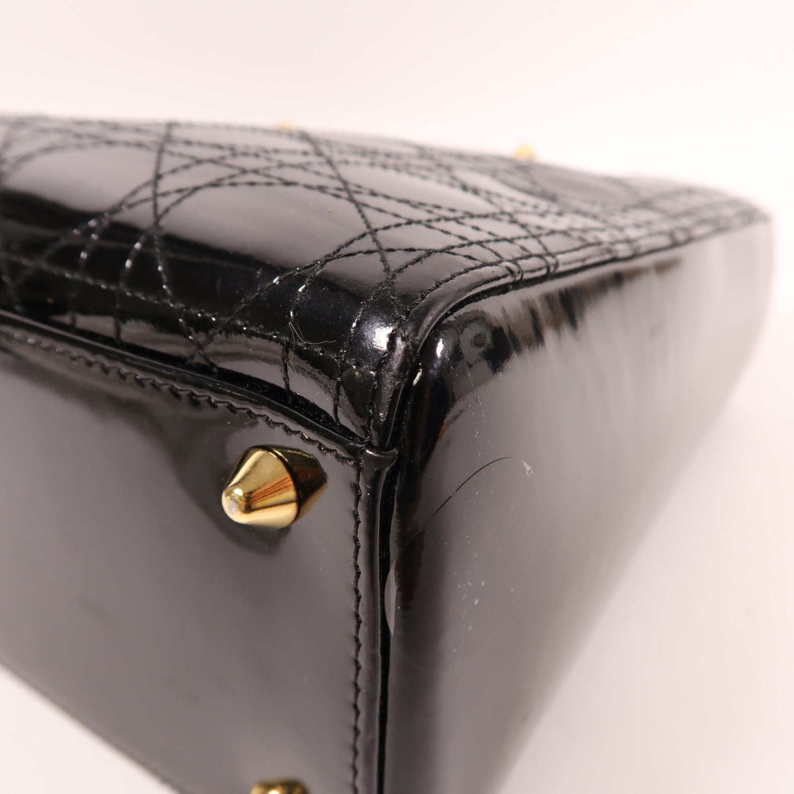 Dior Pantent皮革Lady Dior金扣手挽袋黑色