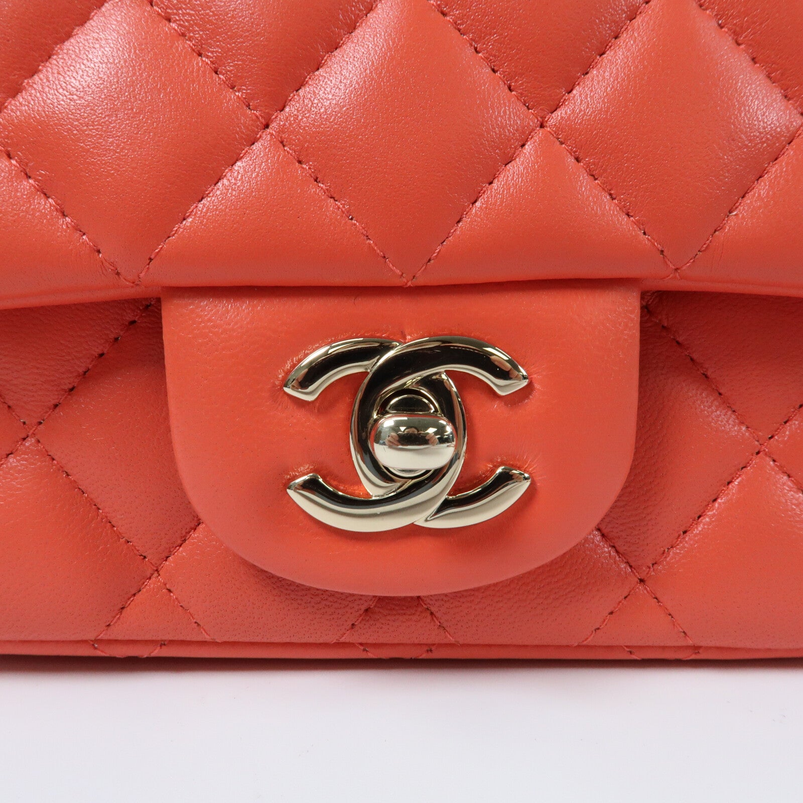 CHANEL 羊皮皮革Mini Classic 17金扣鏈帶肩背袋