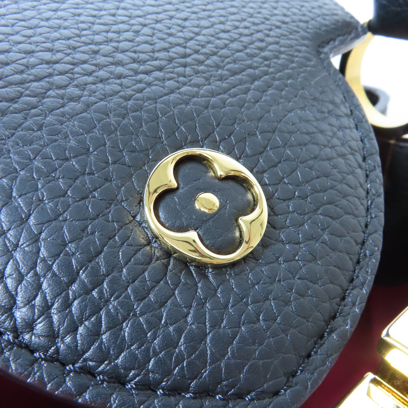 LOUIS VUITTON 牛皮皮革Capucines MM金扣手挽肩背兩用袋黑色