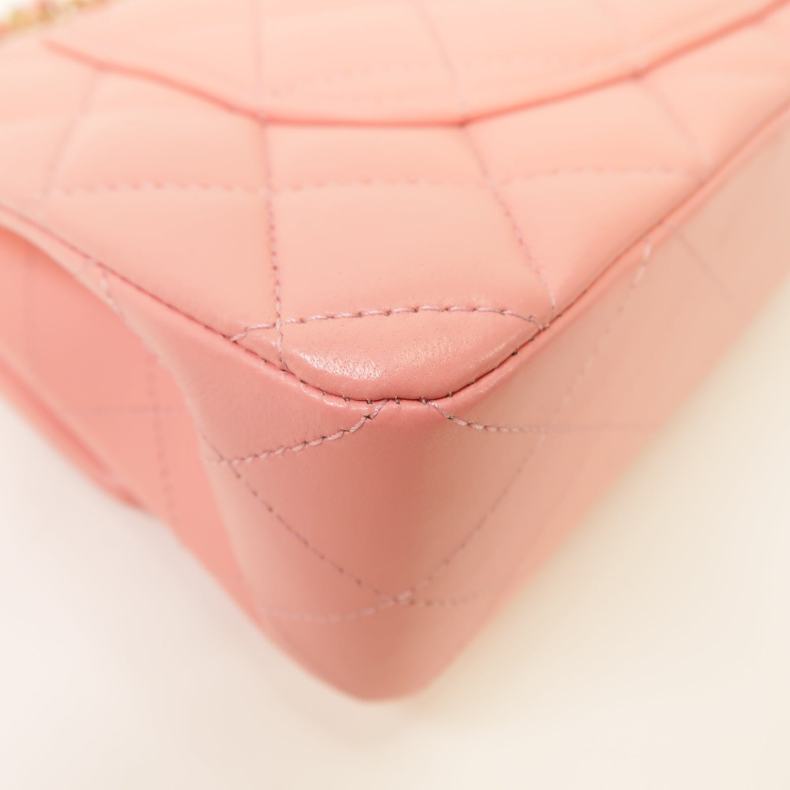 CHANEL 【激減優惠】菱格羊皮皮革Classic金扣鏈帶肩背袋粉紅色
