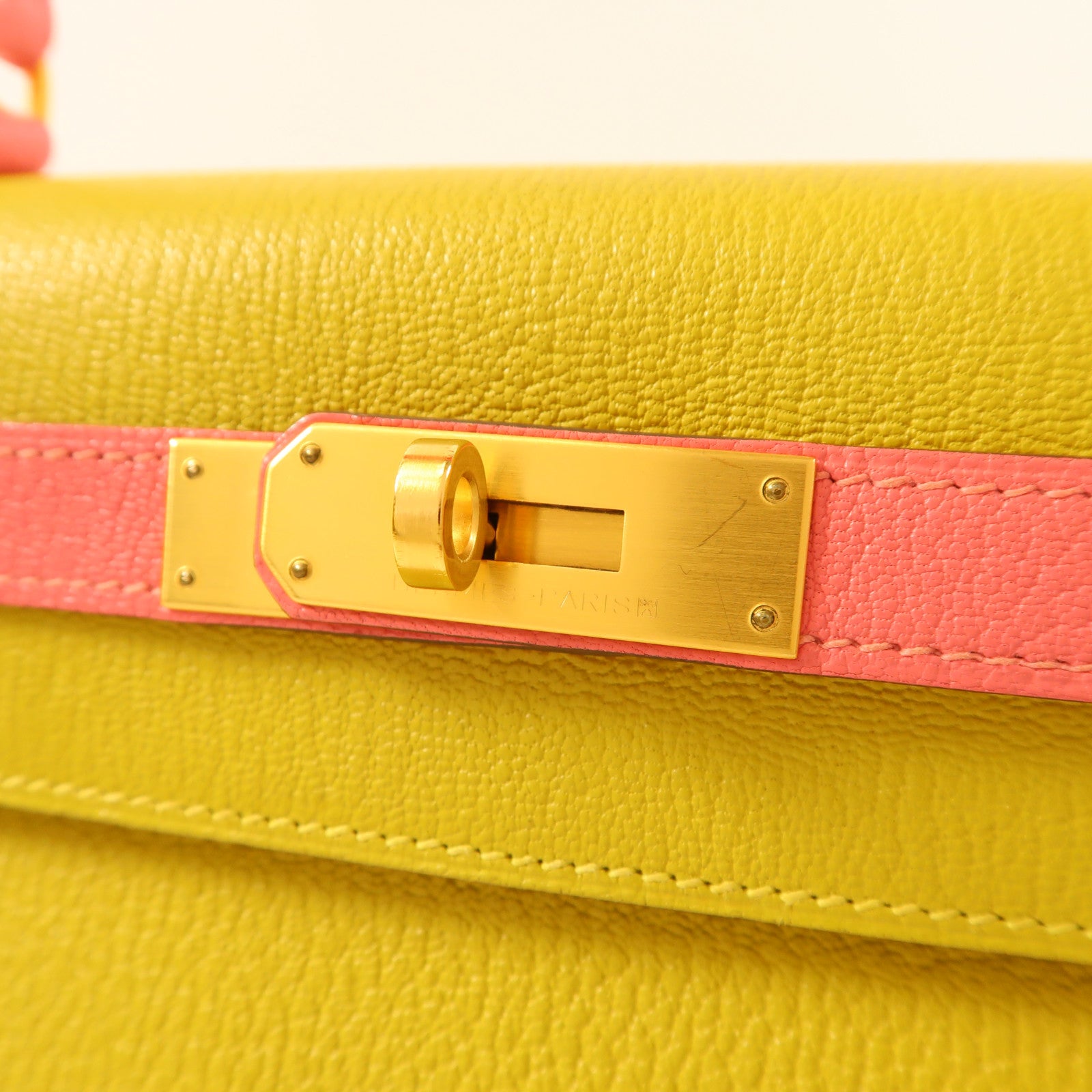 HERMES 【激減優惠】Chevre皮革Kelly 28金扣手挽肩背兩用袋Rose Azalee/Jaune Ambre