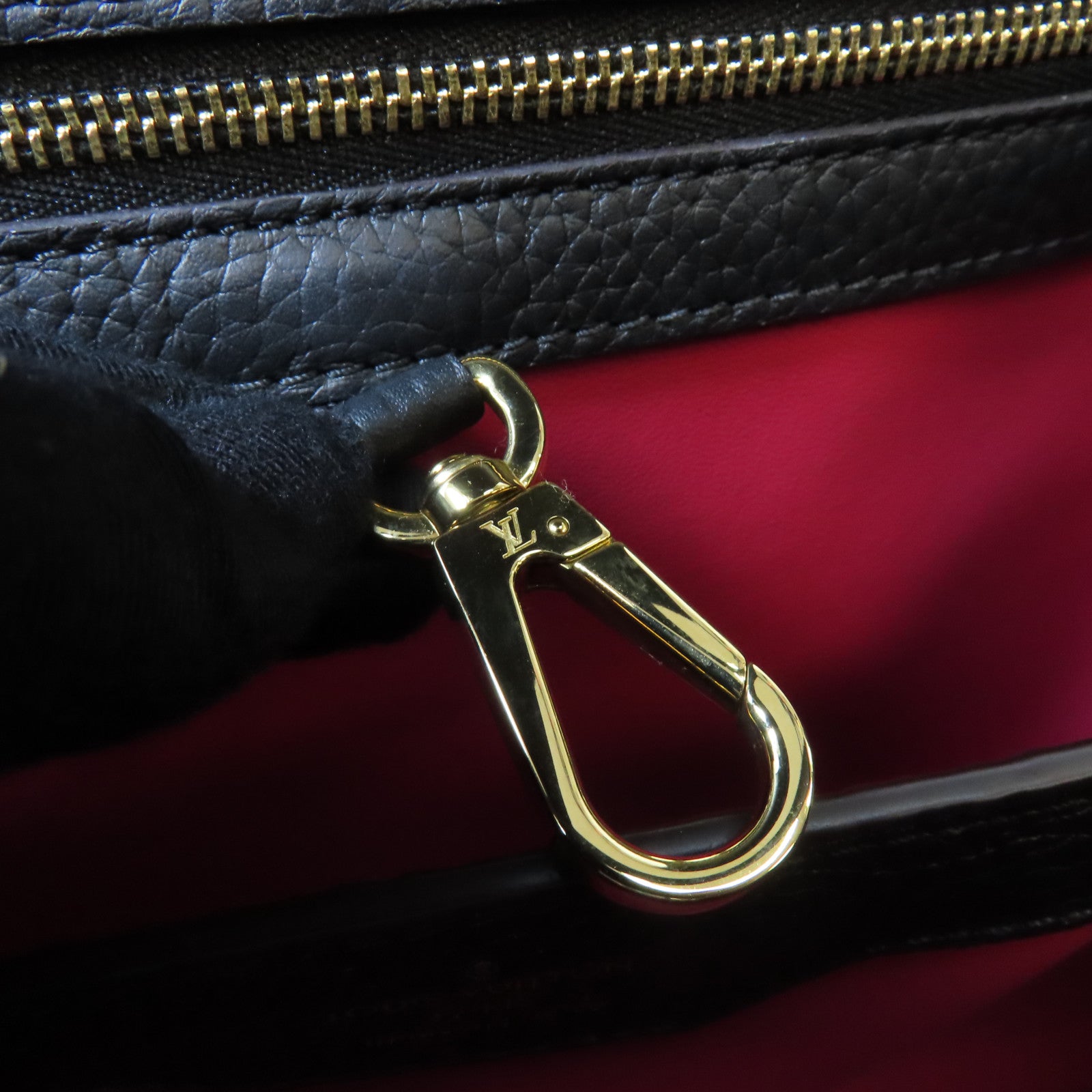 LOUIS VUITTON 牛皮皮革Capucines MM金扣手挽肩背兩用袋黑色