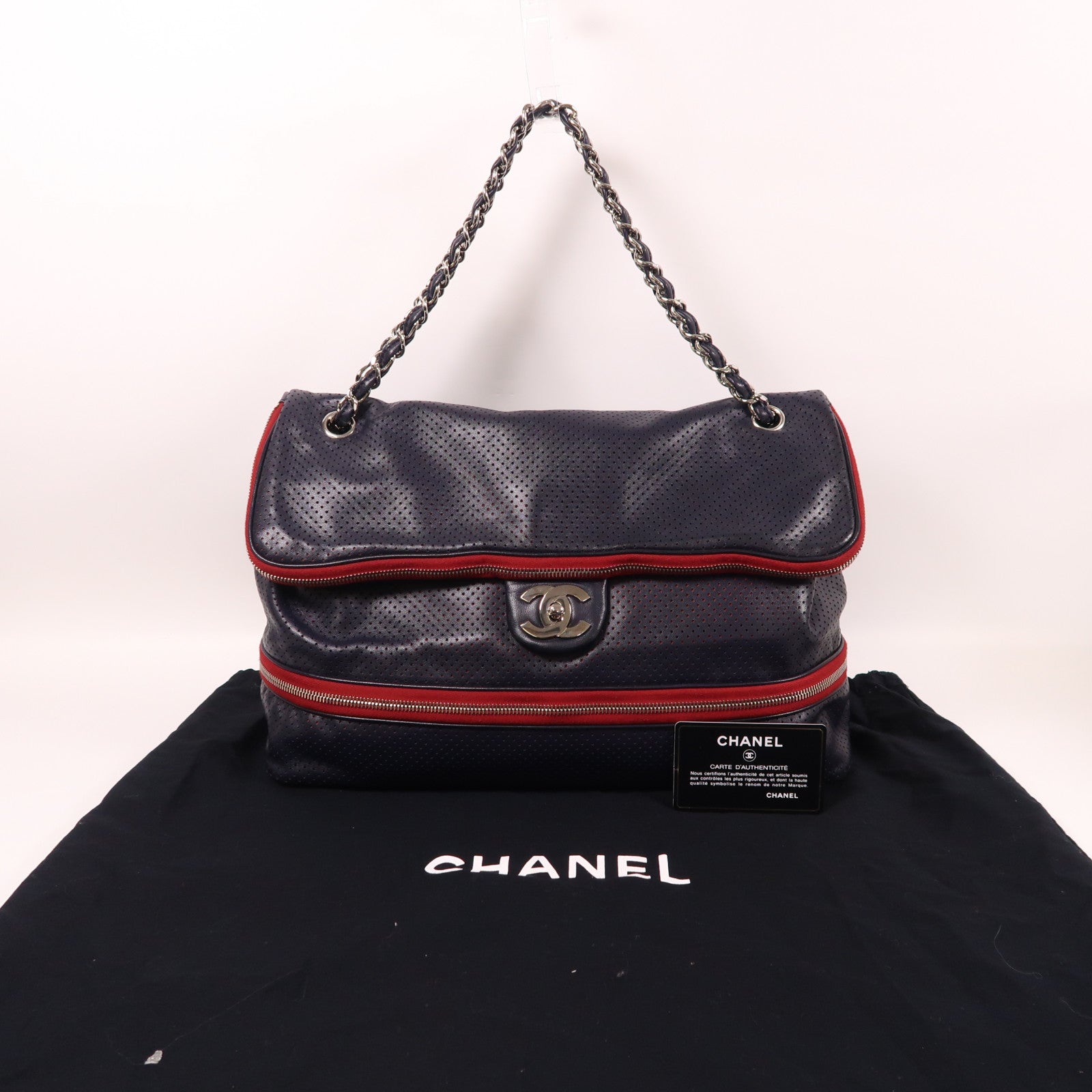 CHANEL 【激減優惠】牛皮皮革Chain Shoulder銀扣肩背袋