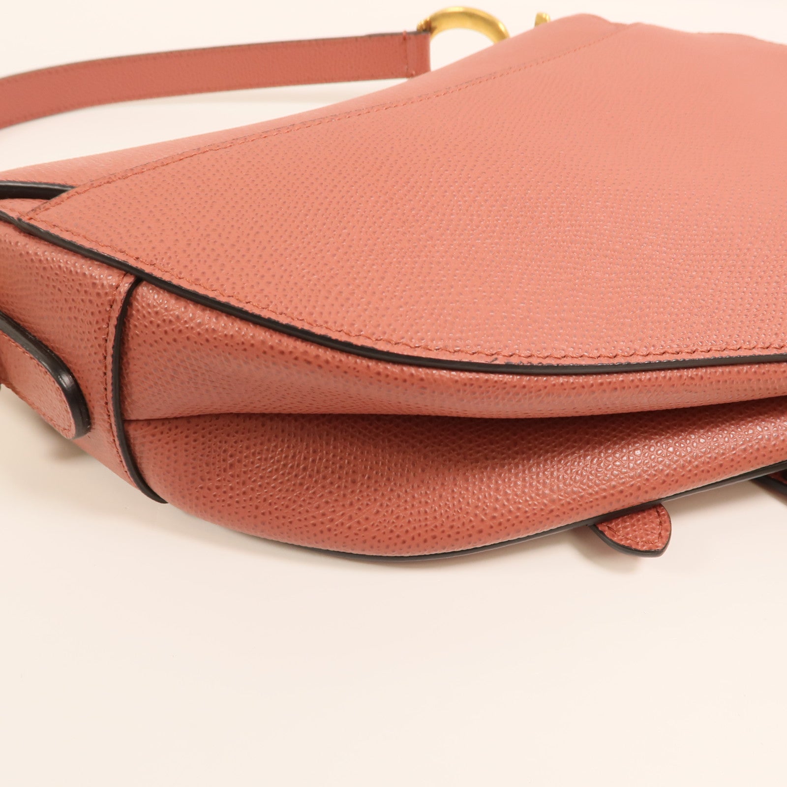 Dior 牛皮皮革Saddle Medium金扣肩背袋