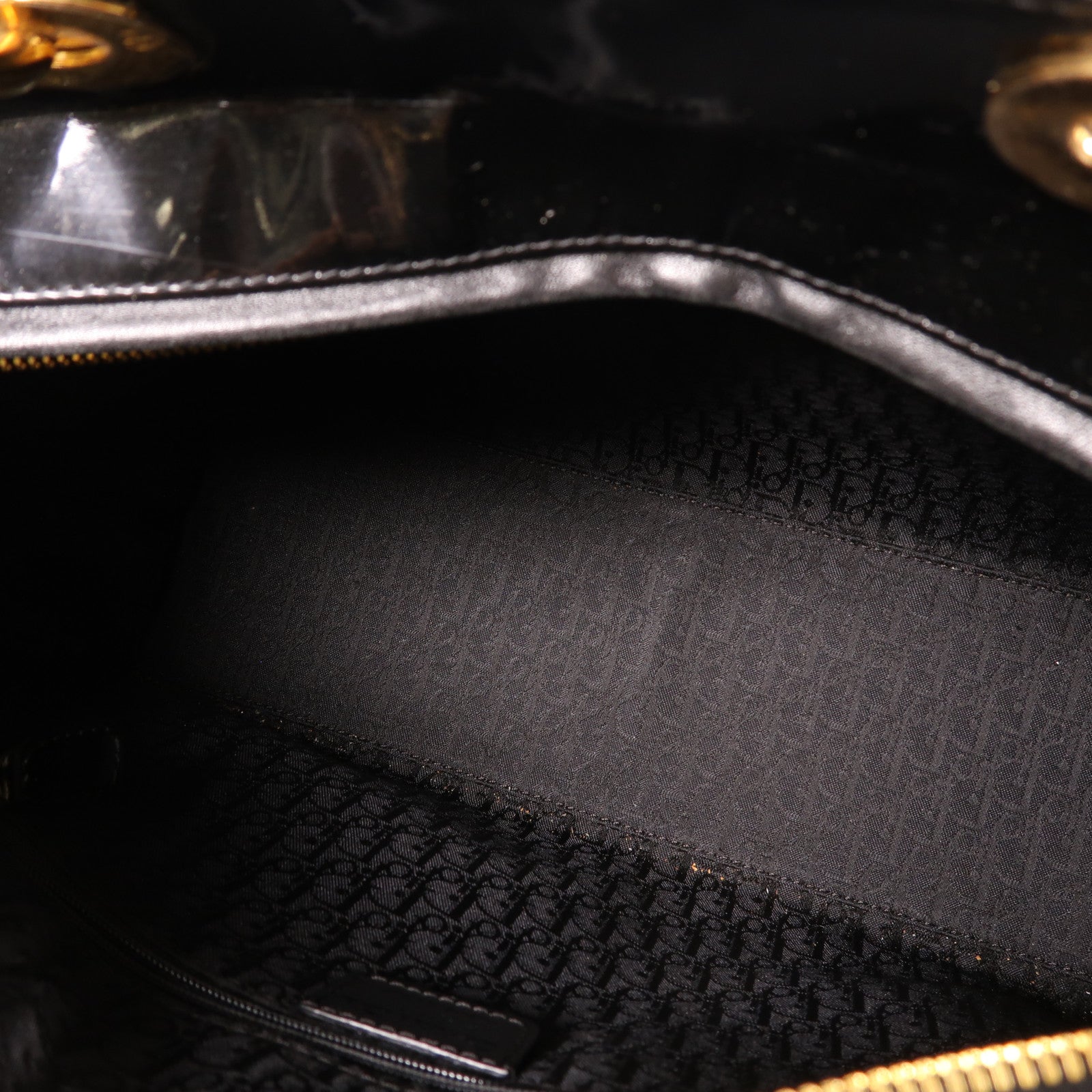 Dior Pantent皮革Lady Dior金扣手挽袋黑色