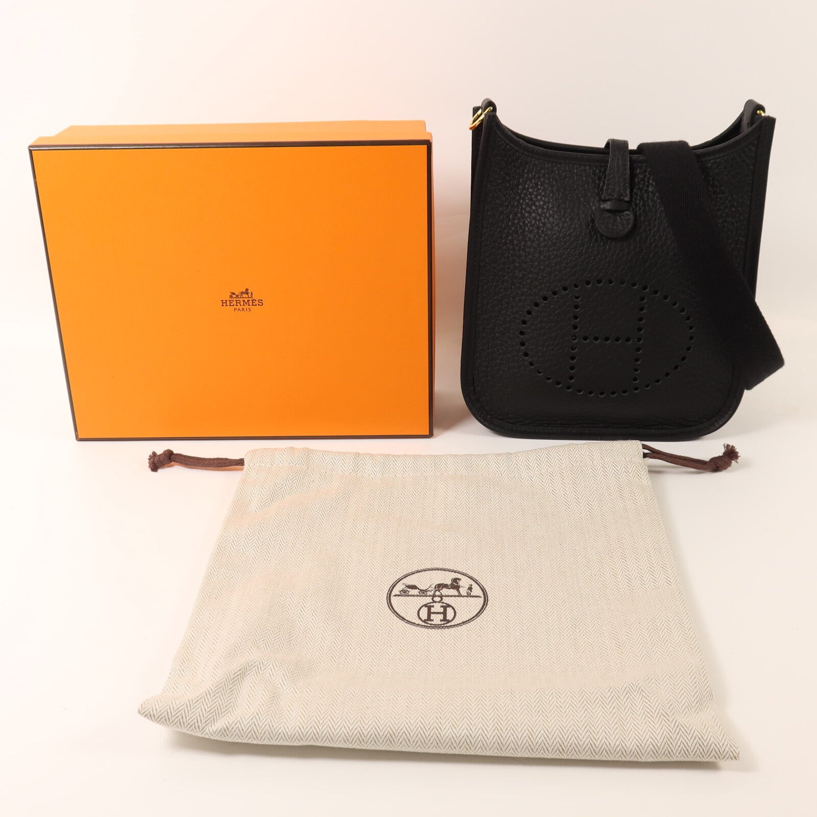 HERMES Clemence皮革Evelyne TPM金扣肩背袋Noir