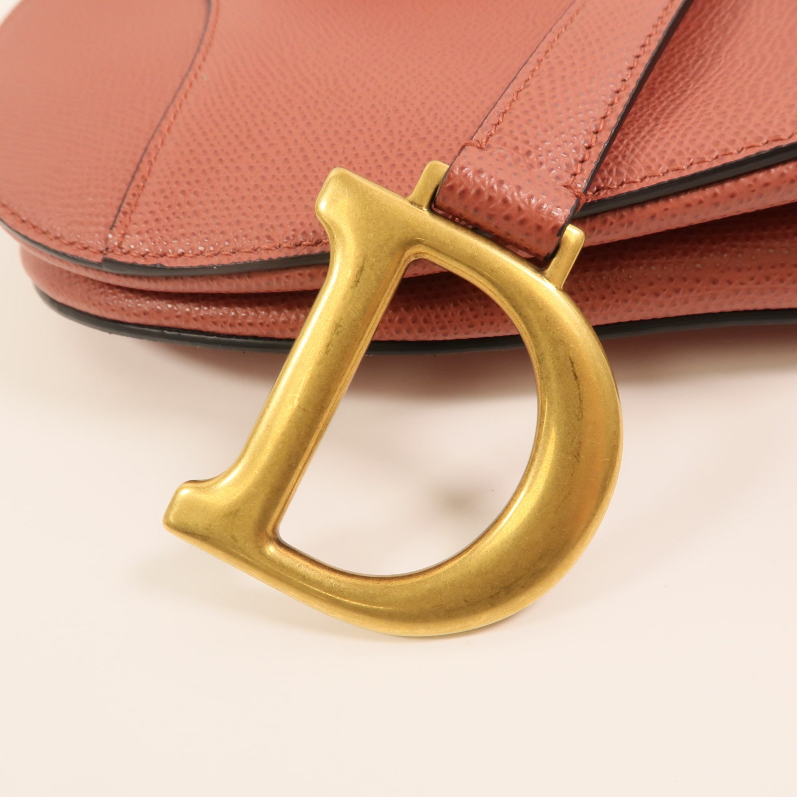 Dior 牛皮皮革Saddle Medium金扣肩背袋