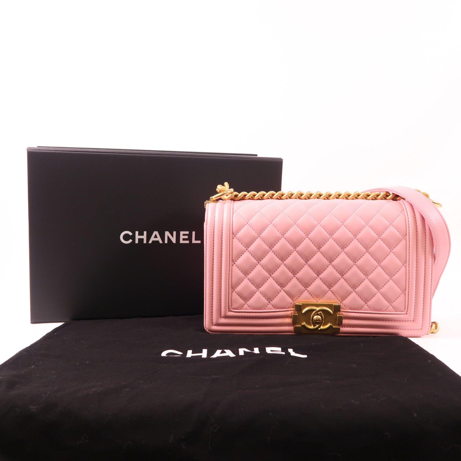 CHANEL 羊皮皮革Boy Chanel金扣肩背袋