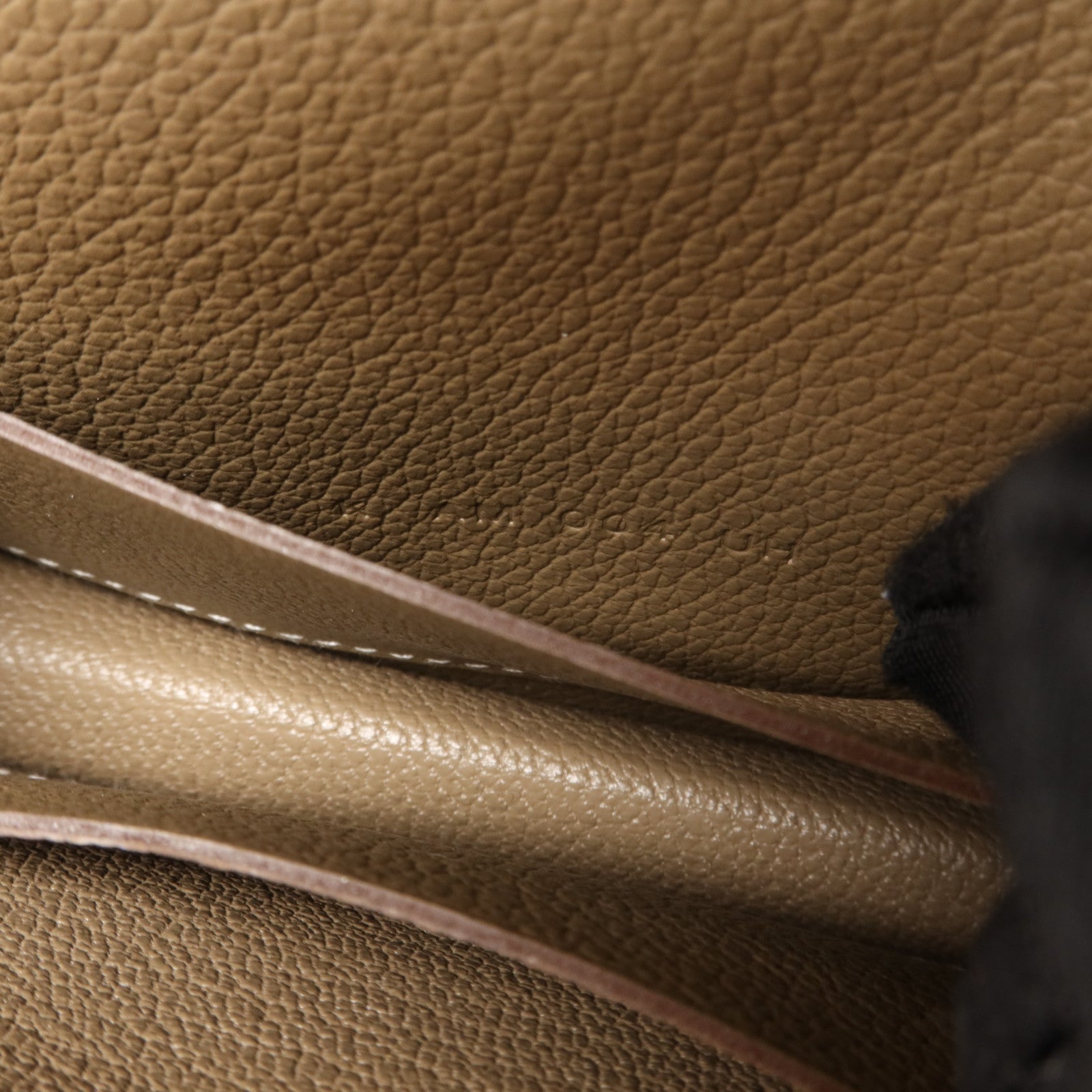 HERMES Evercolor皮革Roulis Slim金扣手拿包Etoupe