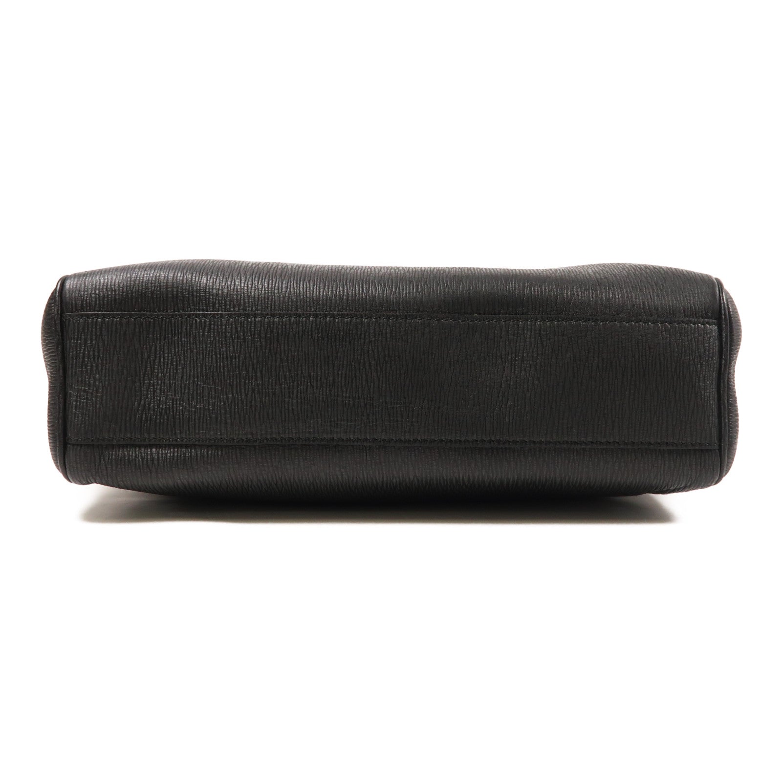 Salvatore Ferragamo 牛皮皮革Shoulder Bag銀扣肩背袋