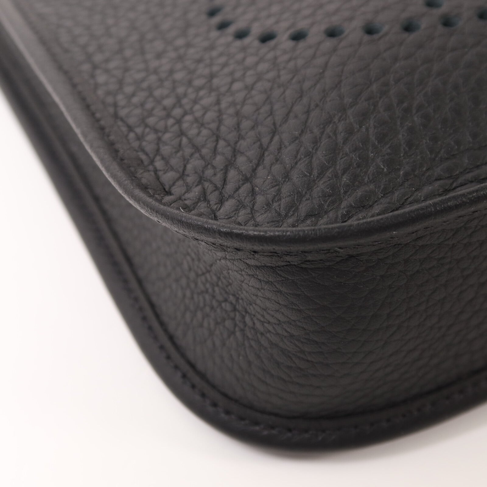 HERMES Clemence皮革Evelyne TPM金扣肩背袋Noir