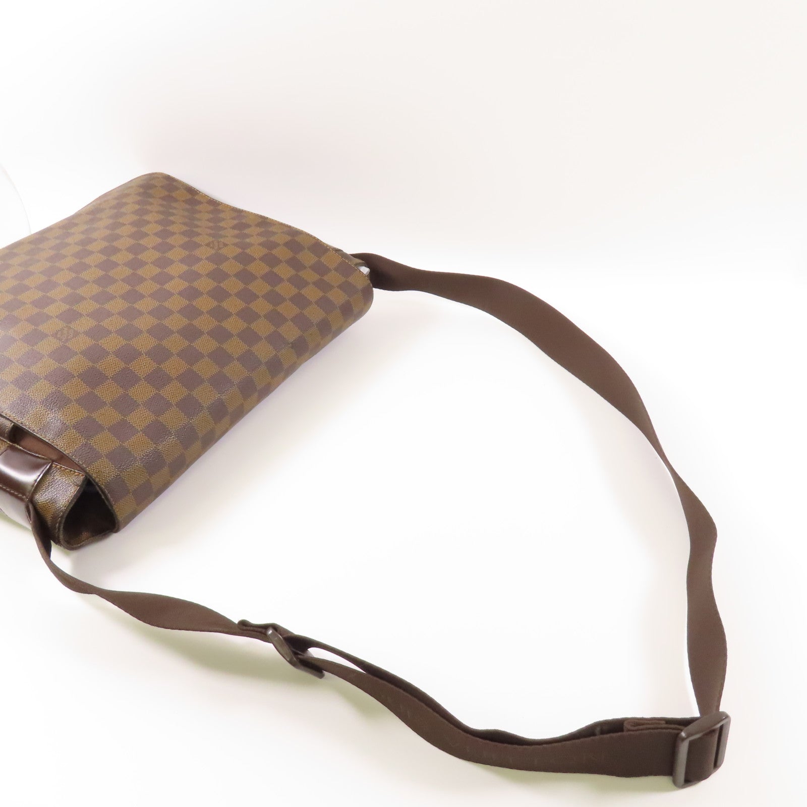 LOUIS VUITTON Damier Bastille金扣肩背袋