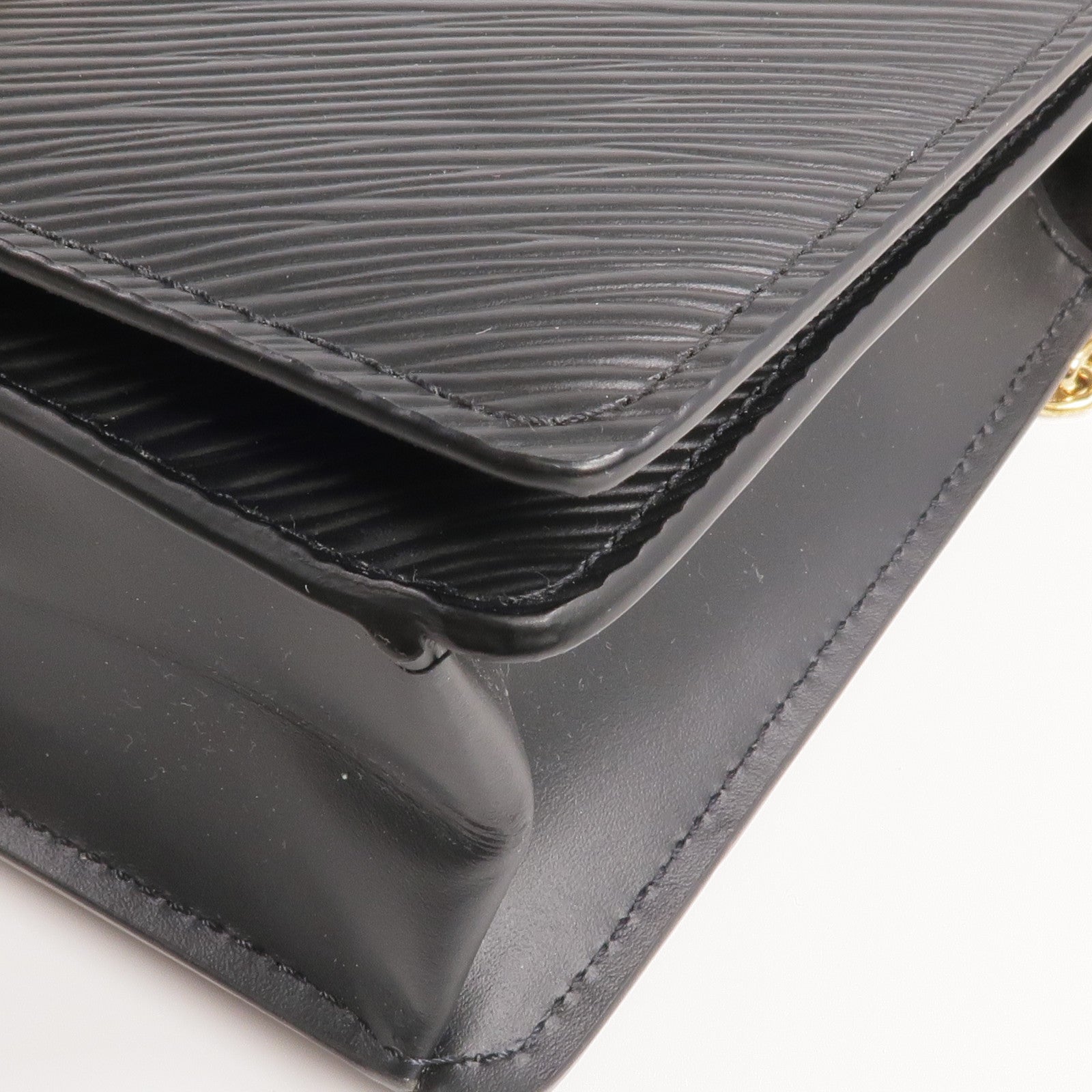 LOUIS VUITTON Epi Twist Shoulder Bag金扣鏈帶肩背袋