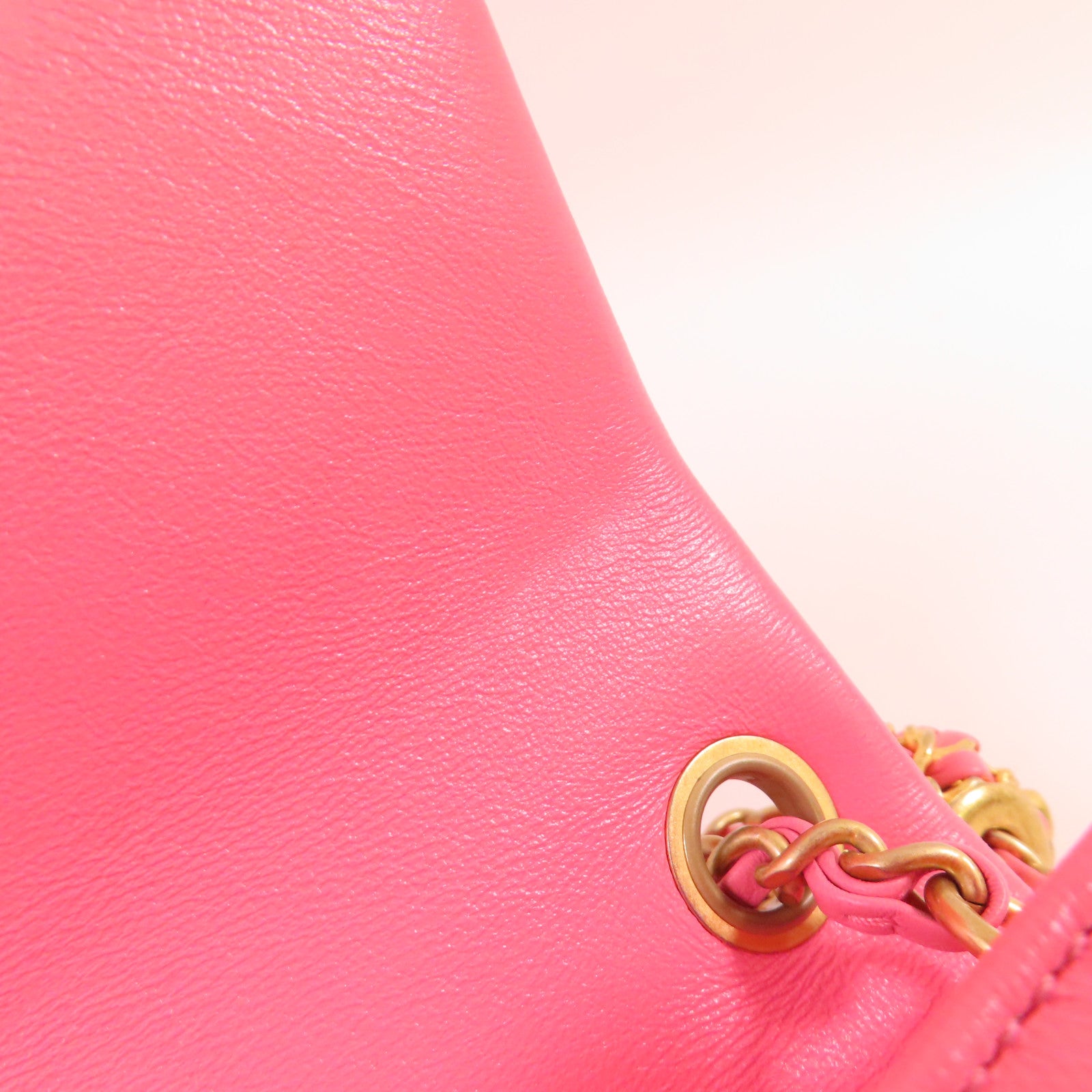 CHANEL 牛皮皮革Classic Flap 20 Chain Shoulder Bag金扣鏈帶肩帶