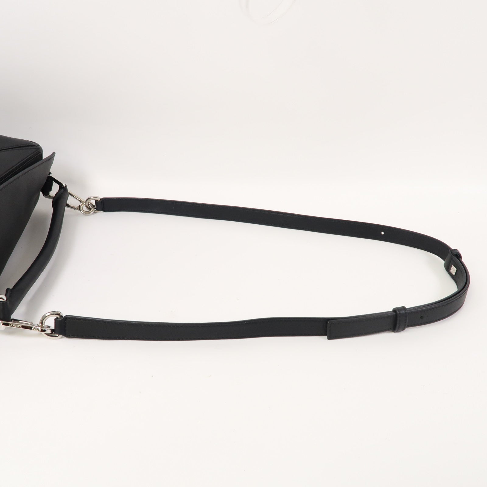 LOEWE 牛皮皮革Small Puzzle銀扣手挽肩背兩用袋黑色