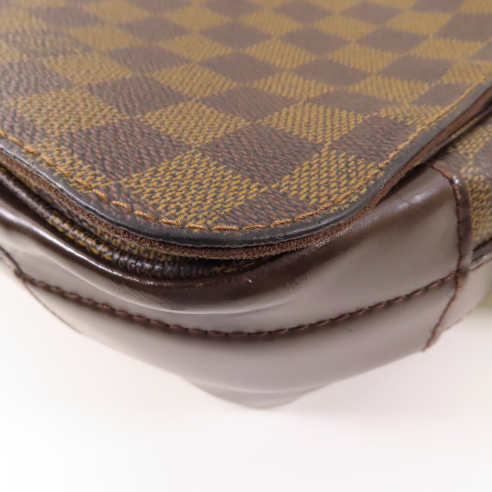 LOUIS VUITTON Damier Bastille金扣肩背袋