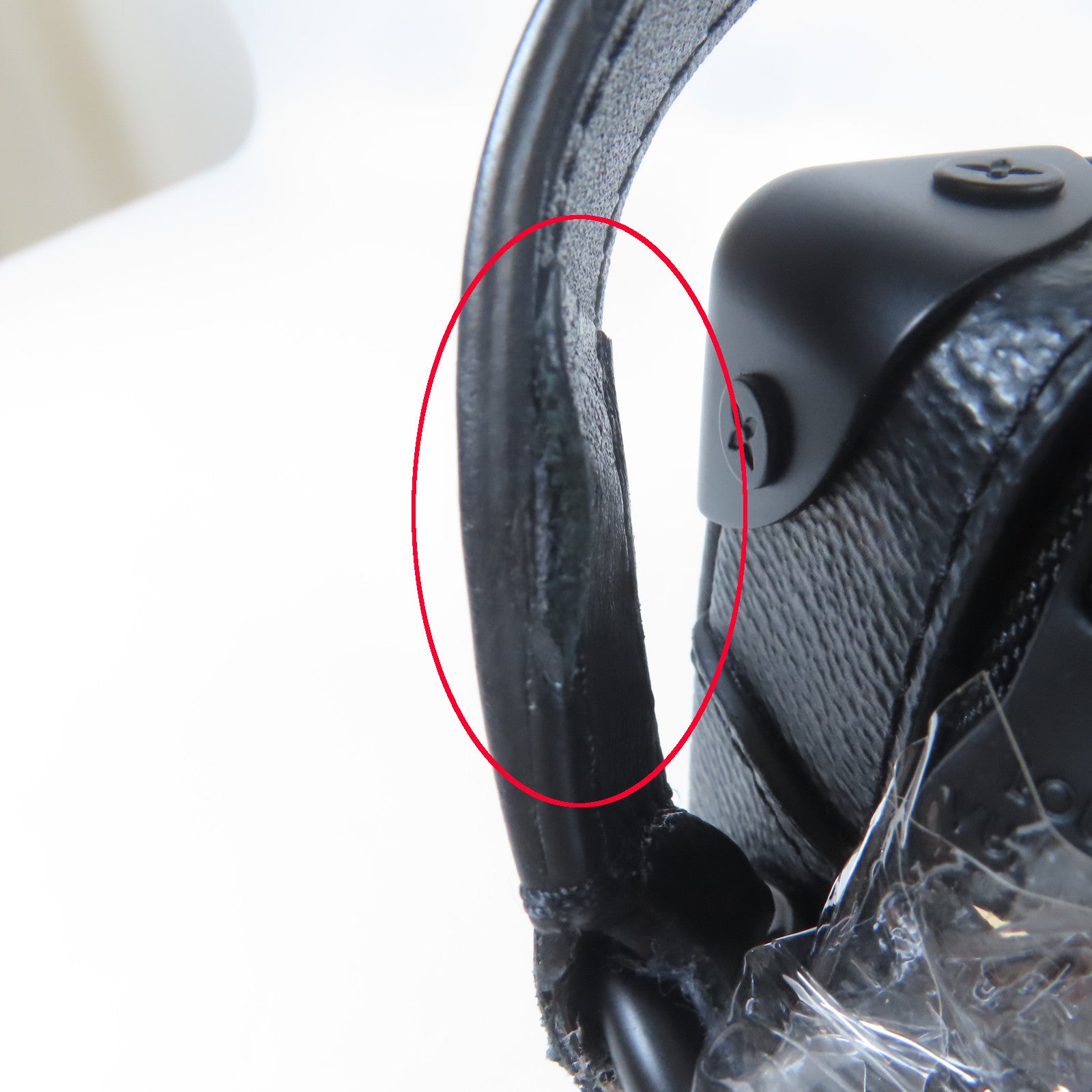 LOUIS VUITTON Monogram Eclipse Soft Trunk黑扣肩背袋黑色