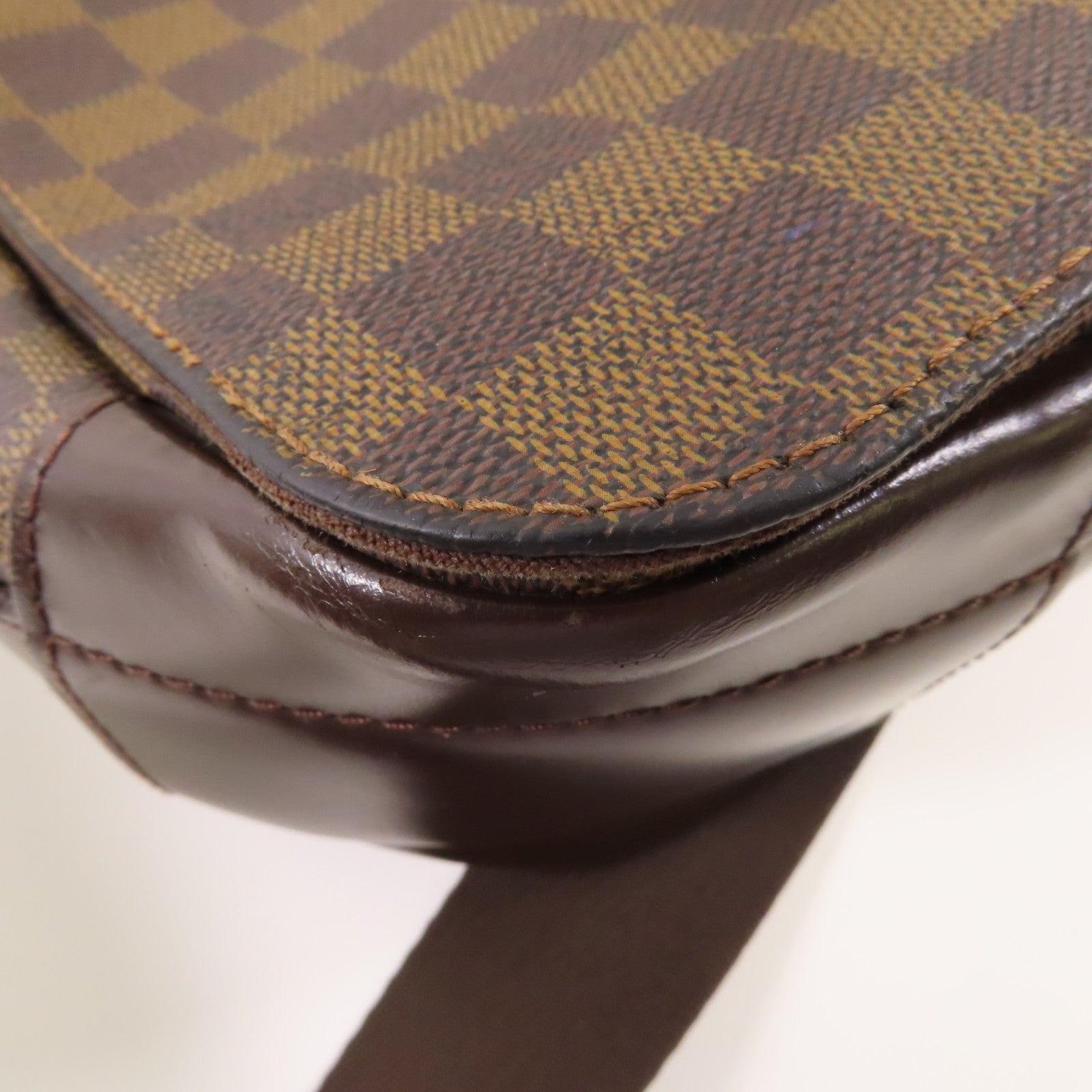 LOUIS VUITTON Damier Bastille金扣肩背袋
