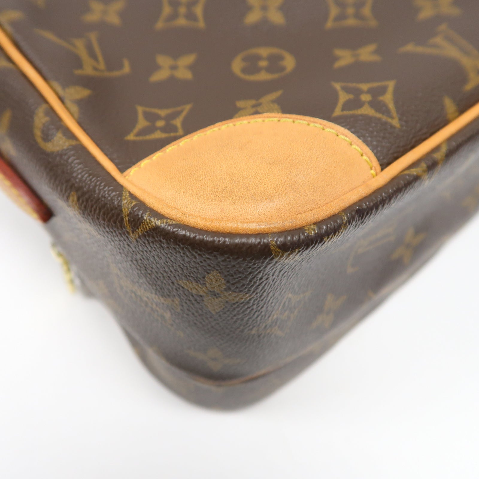 LOUIS VUITTON Monogram Nile金扣肩背袋啡色