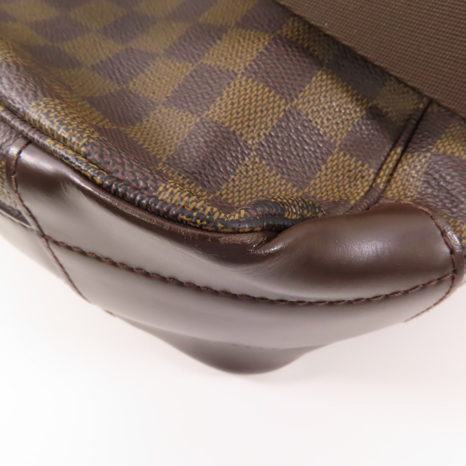 LOUIS VUITTON Damier Bastille金扣肩背袋
