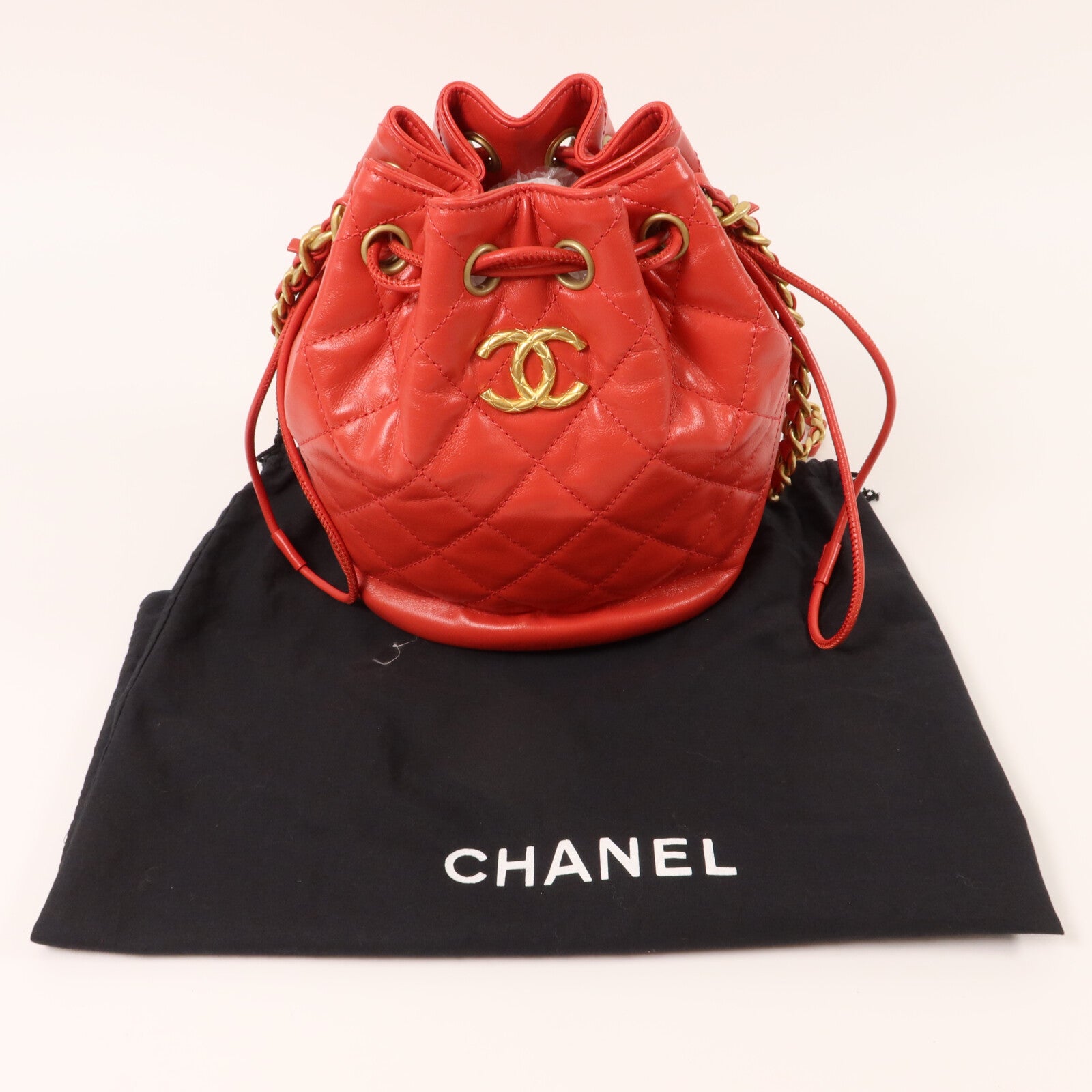CHANEL 牛皮皮革Drawstring鏈帶肩背袋