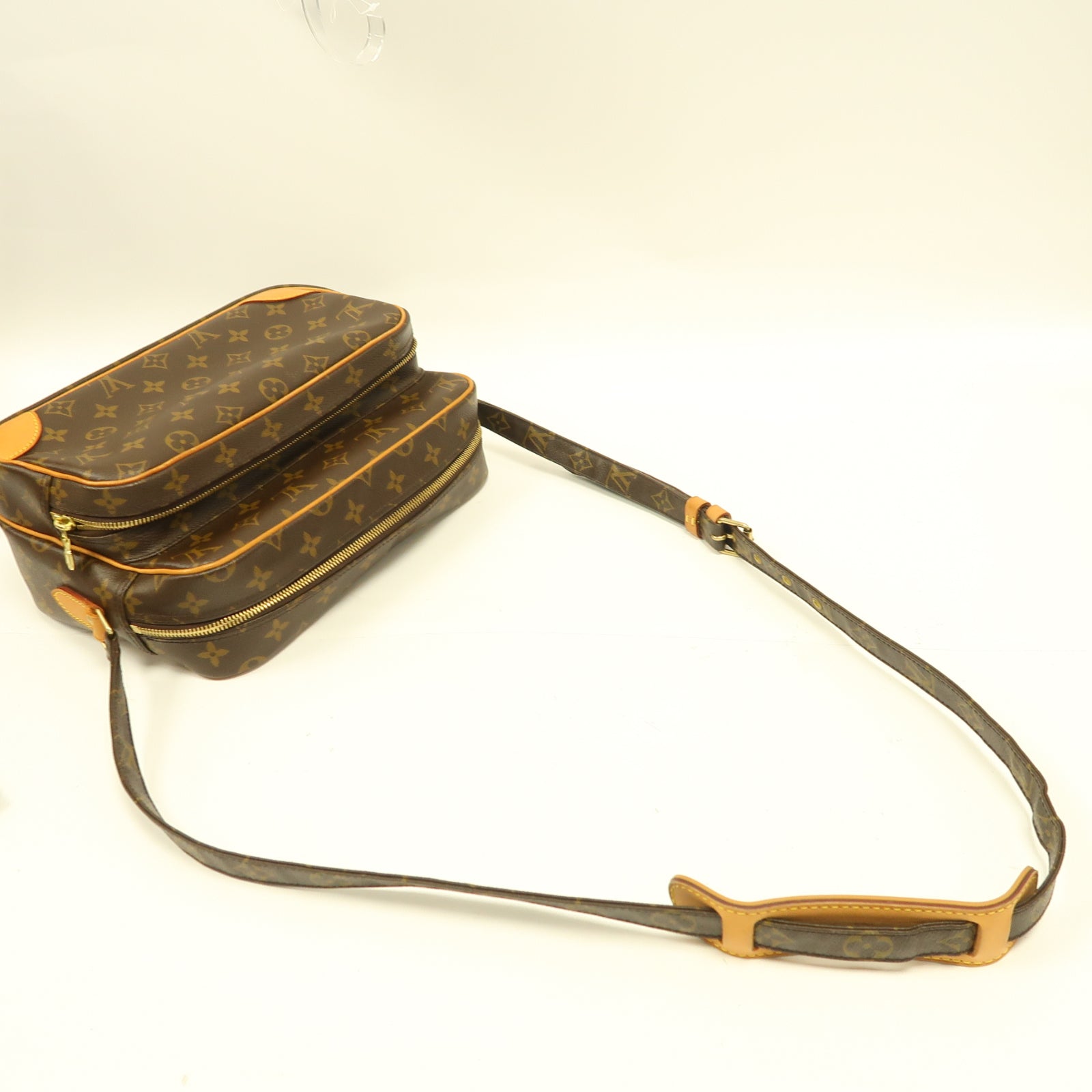 LOUIS VUITTON Monogram Nile金扣肩背袋啡色