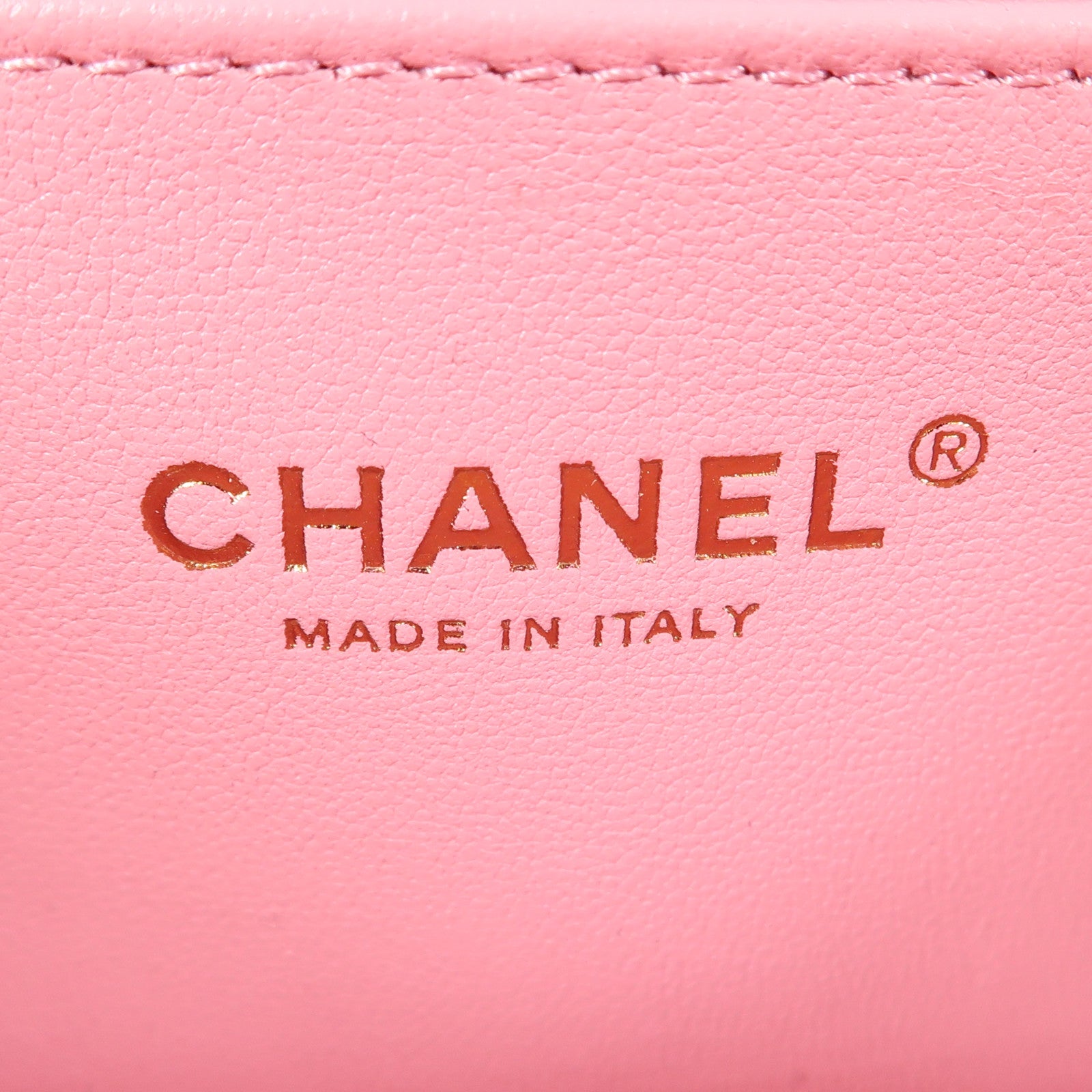 CHANEL 羊皮皮革Boy Chanel金扣肩背袋