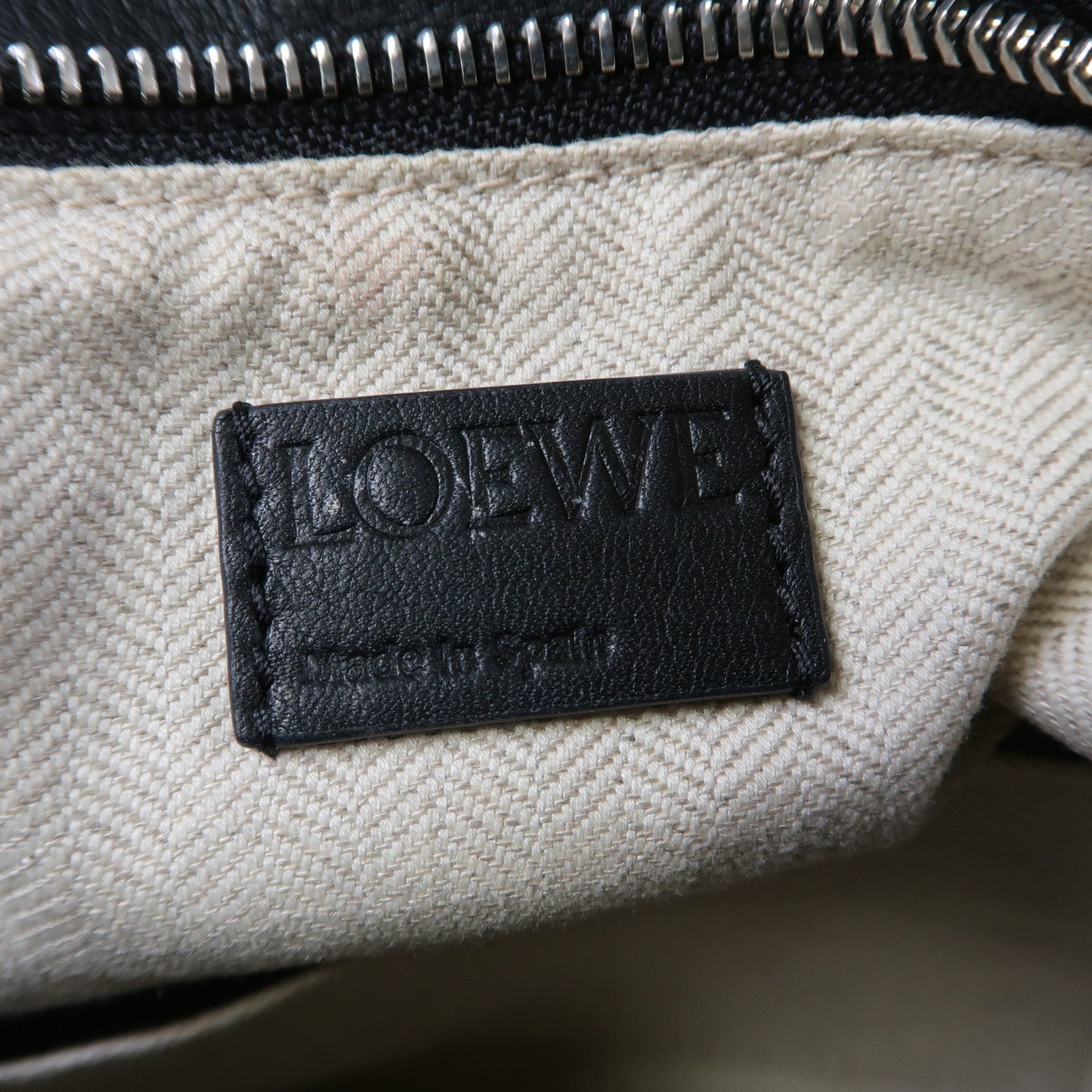 LOEWE 牛皮皮革Small Puzzle銀扣手挽肩背兩用袋黑色