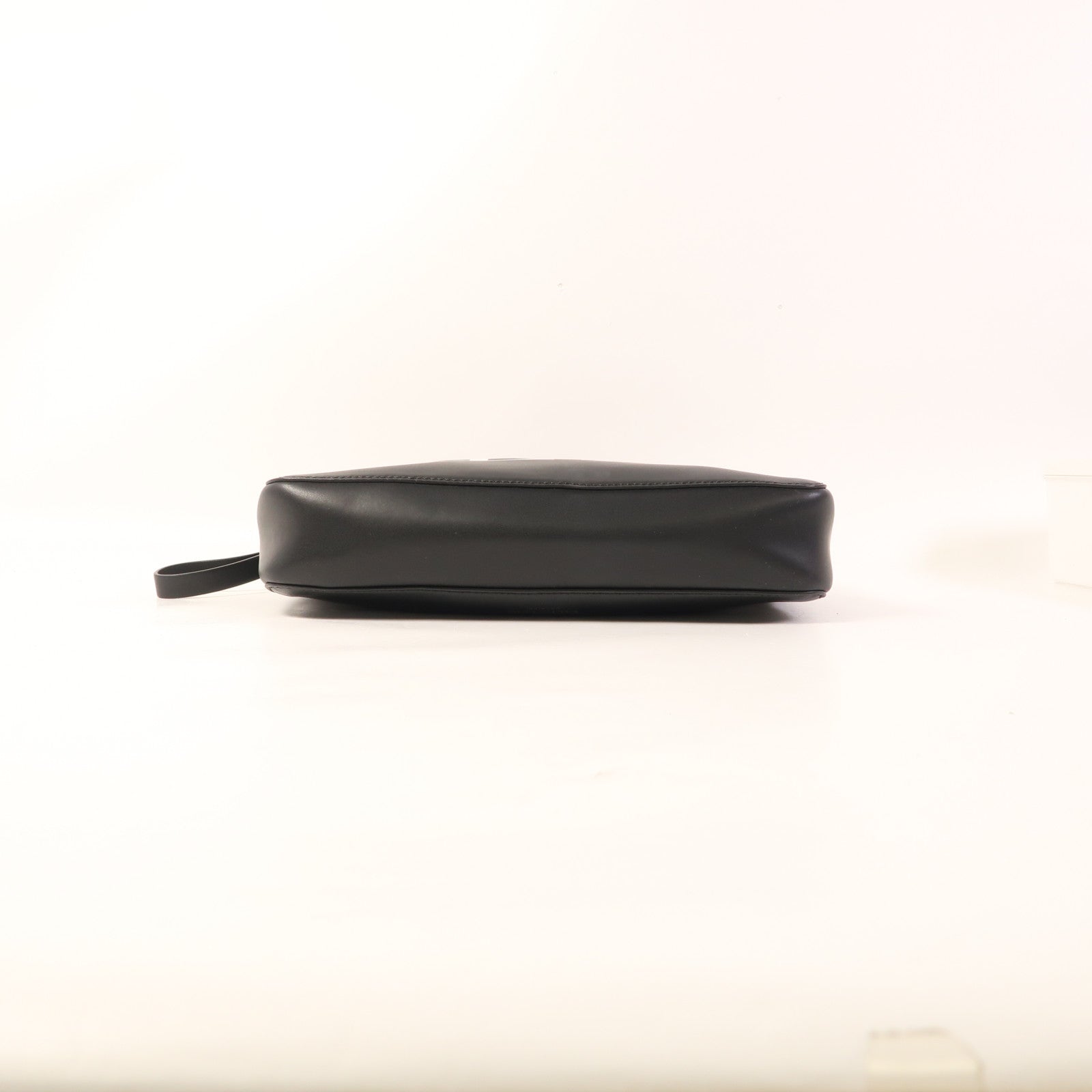 Valentino 皮革VLTN Garavami Cross Bag銀扣肩背袋