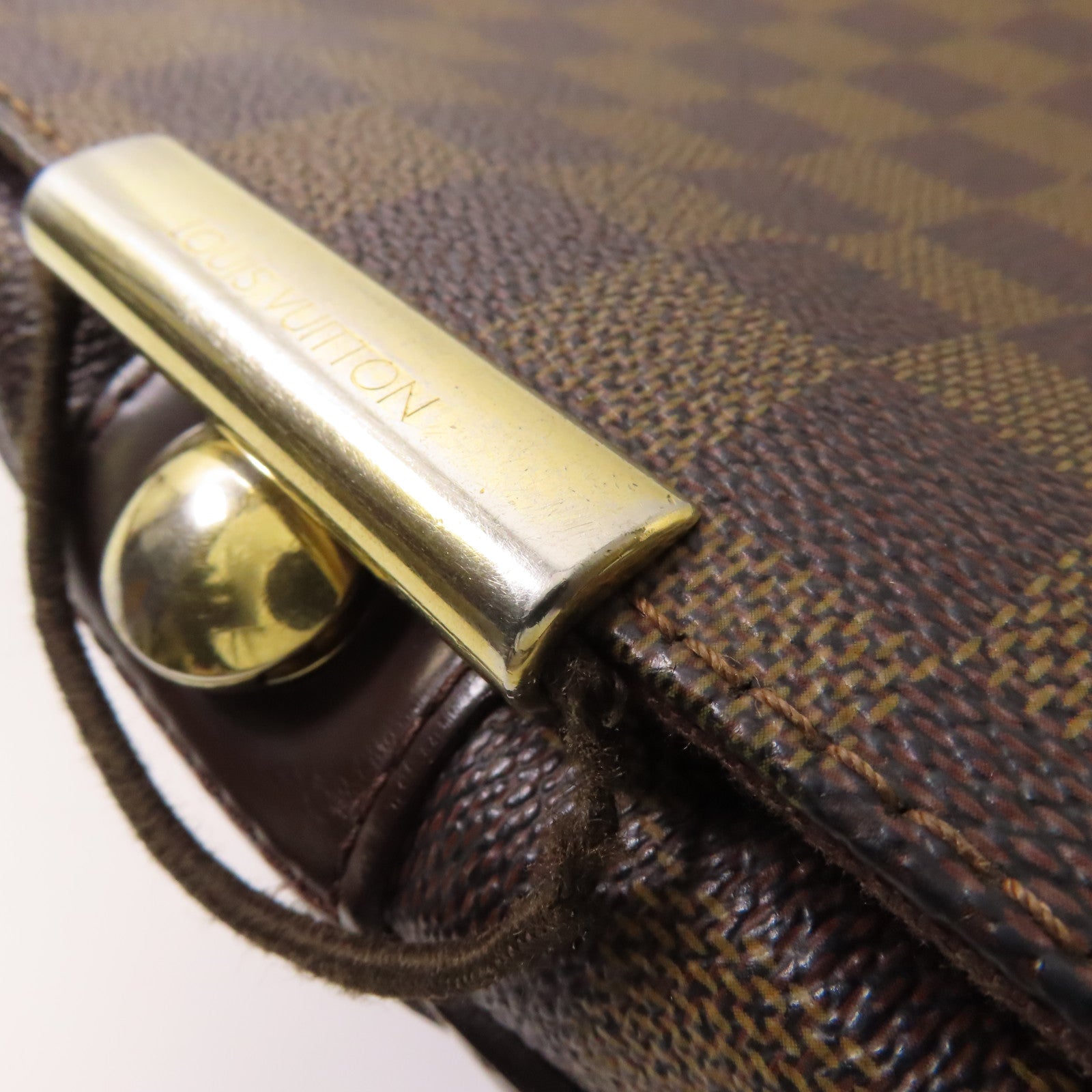LOUIS VUITTON Damier Bastille金扣肩背袋