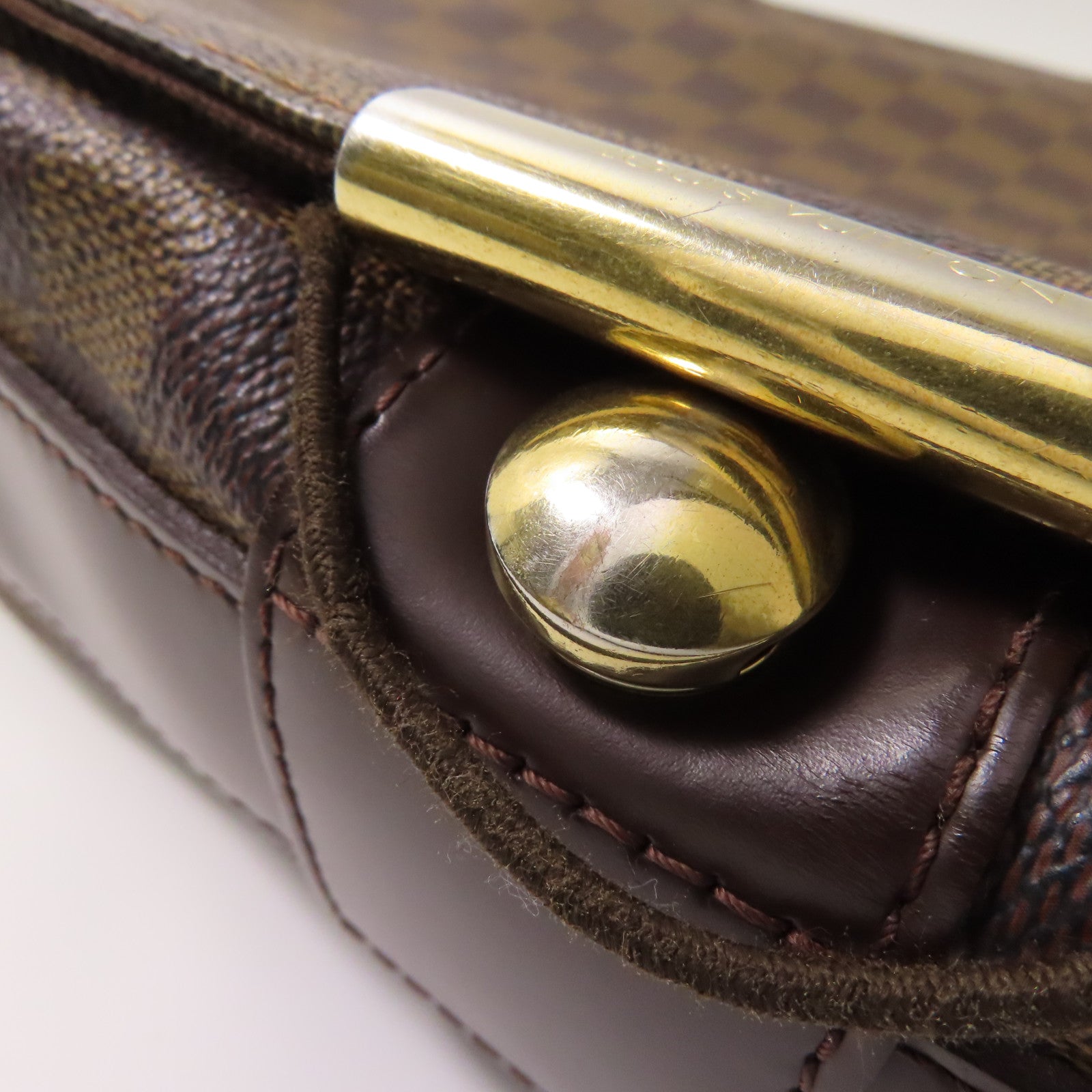 LOUIS VUITTON Damier Bastille金扣肩背袋