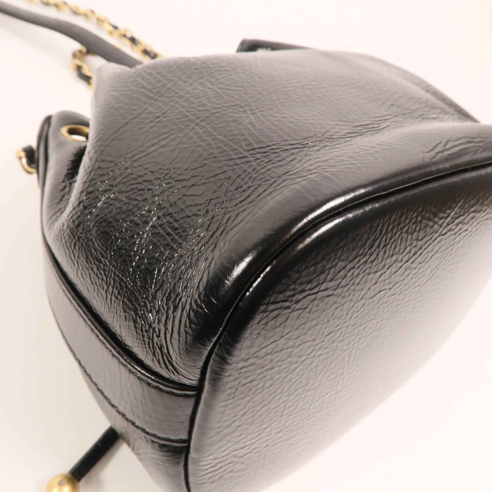 CHANEL 牛皮皮革Bucket金扣鏈帶肩背袋