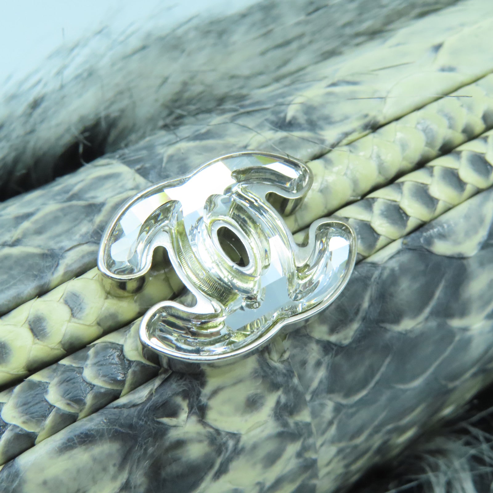 CHANEL Snakeskin Leather / Furry Clutch With Chain Silver Buckle Chain Shoulder Bag White