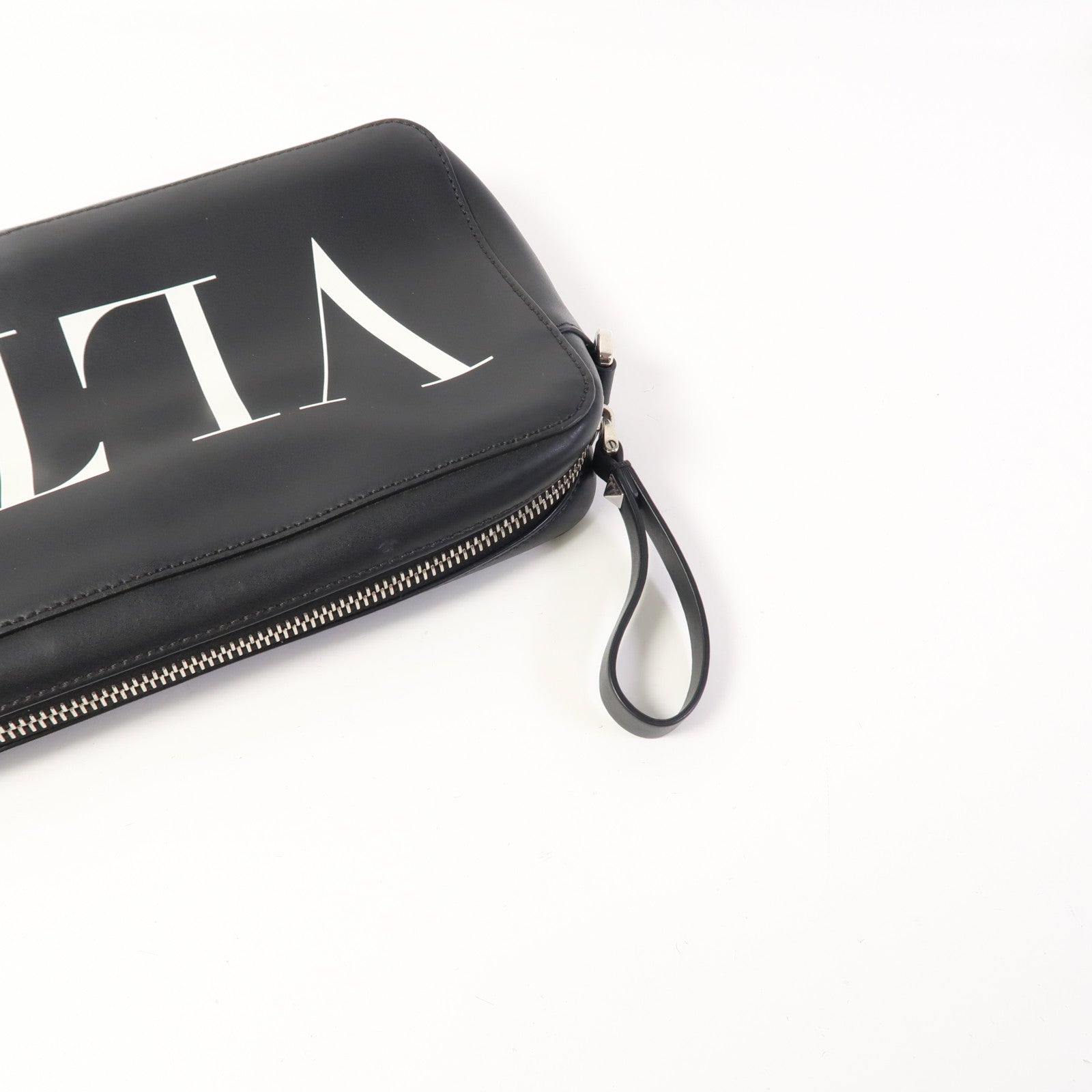 Valentino 【激減優惠】皮革VLTN Garavami Cross Bag銀扣肩背袋